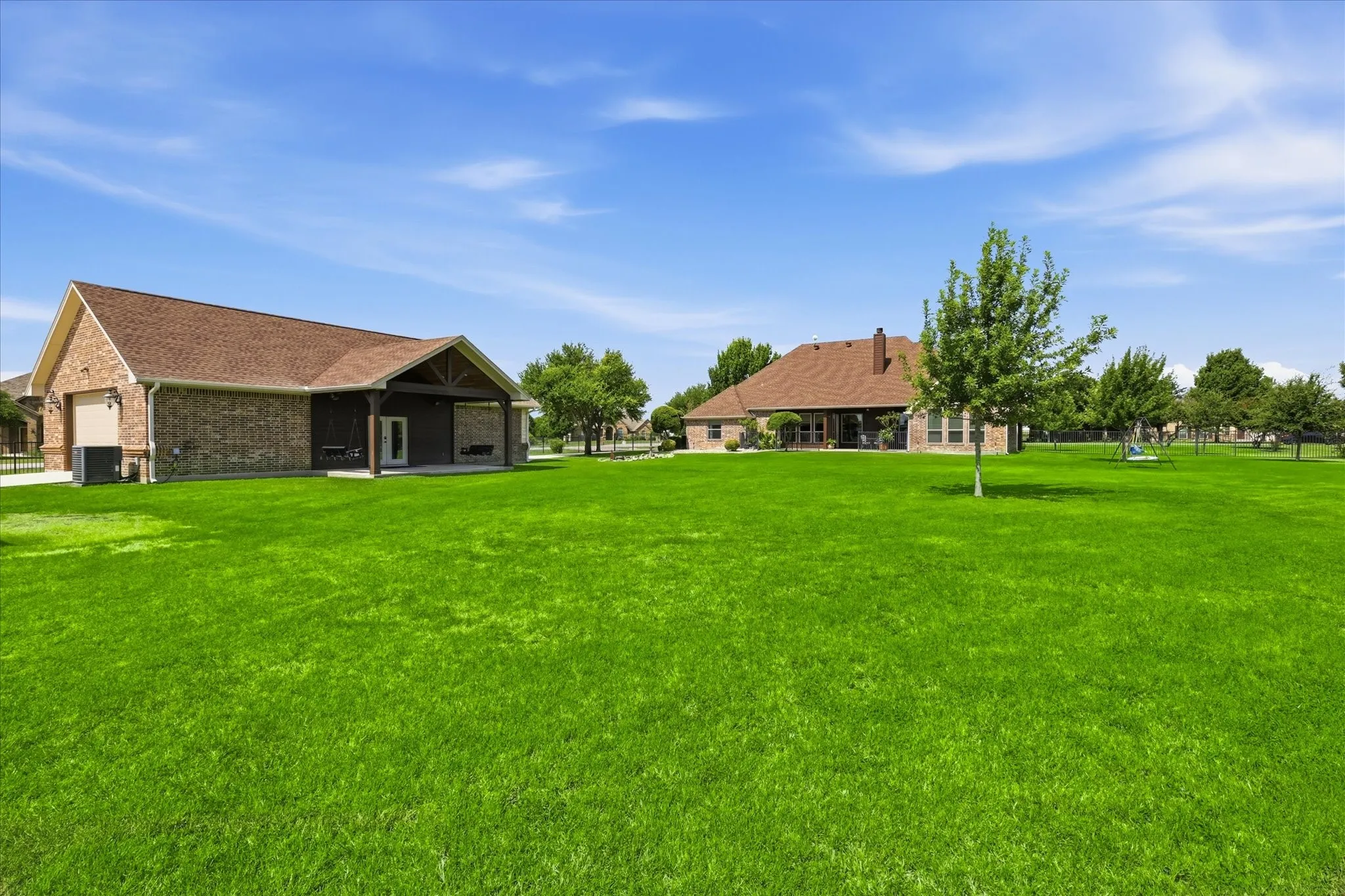 Single Family Residence For Sale in Tarrant County , 1414 Rio Viento, Fort Worth, Texas 76135, 4 Bedroom, 4 Bathroom, 3 Garage spaces, 3,204 Sqft, built in 2005, mls#21326933, Real Estate Agent in Fort Worth, Homes For Sale in Tarrant county, Homes For Sale in Fort Worth, Realtor in Fort Worth Texas, Real Estate Brokerage Independent Realty Texas, Luminita Cordes Realtor