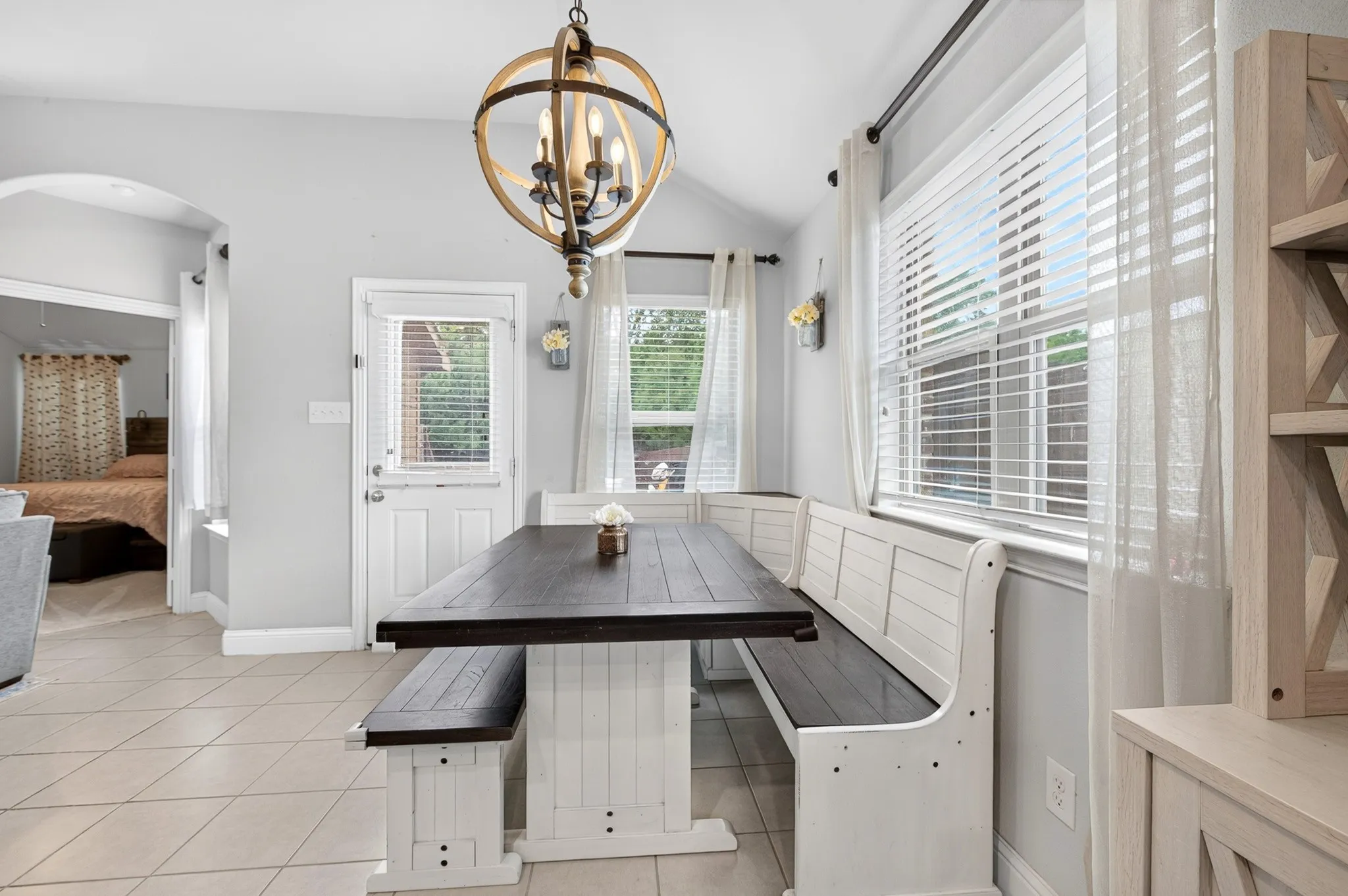 Single Family Residence For Sale in Denton County , 408 Highmeadow Drive, Aubrey, Texas 76227, 4 Bedroom, 2 Bathroom, 2 Garage spaces, 1,728 Sqft, built in 2018, mls#21336002, Real Estate Agent in Aubrey, Homes For Sale in Denton county, Homes For Sale in Aubrey, Realtor in Aubrey Texas, Real Estate Brokerage Independent Realty Texas, Luminita Cordes Realtor
