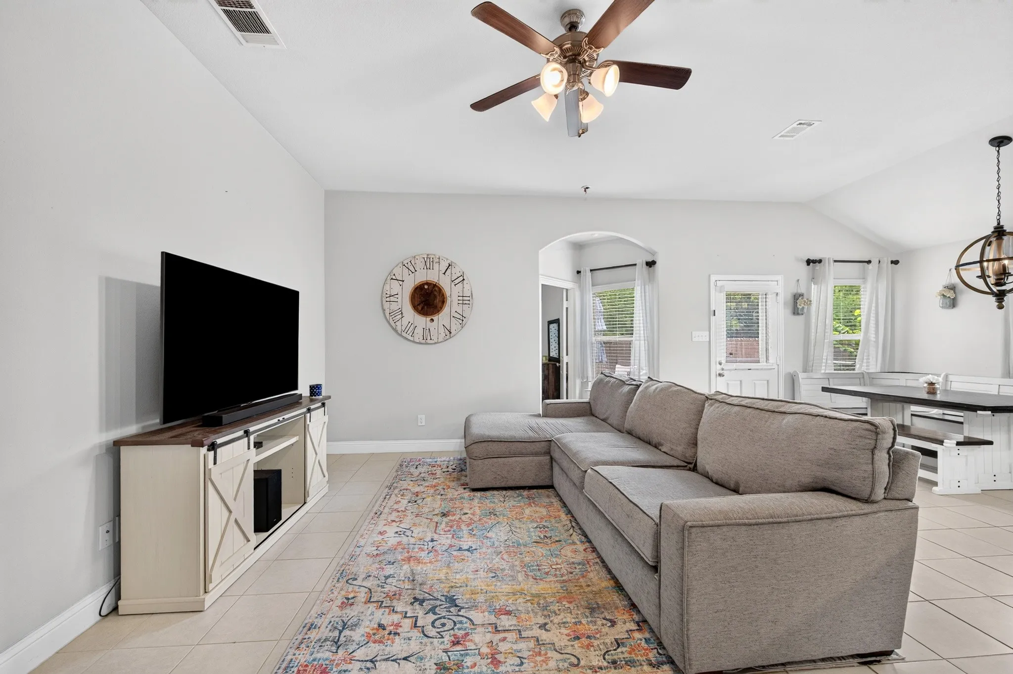 Single Family Residence For Sale in Denton County , 408 Highmeadow Drive, Aubrey, Texas 76227, 4 Bedroom, 2 Bathroom, 2 Garage spaces, 1,728 Sqft, built in 2018, mls#21336002, Real Estate Agent in Aubrey, Homes For Sale in Denton county, Homes For Sale in Aubrey, Realtor in Aubrey Texas, Real Estate Brokerage Independent Realty Texas, Luminita Cordes Realtor