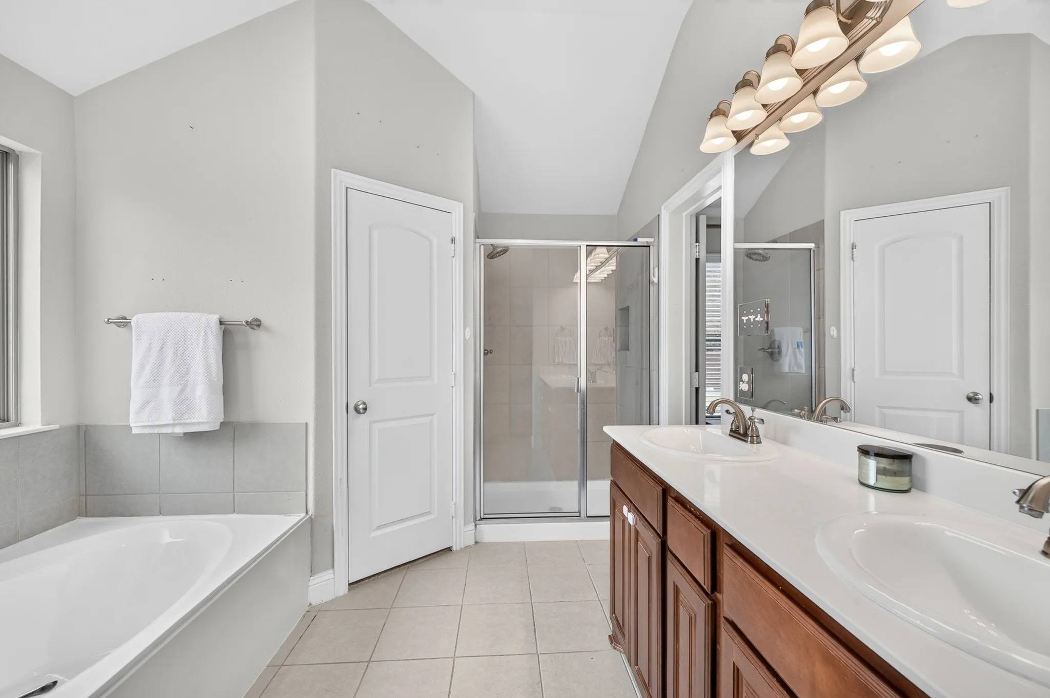 Single Family Residence For Sale in Denton County , 408 Highmeadow Drive, Aubrey, Texas 76227, 4 Bedroom, 2 Bathroom, 2 Garage spaces, 1,728 Sqft, built in 2018, mls#21336002, Real Estate Agent in Aubrey, Homes For Sale in Denton county, Homes For Sale in Aubrey, Realtor in Aubrey Texas, Real Estate Brokerage Independent Realty Texas, Luminita Cordes Realtor