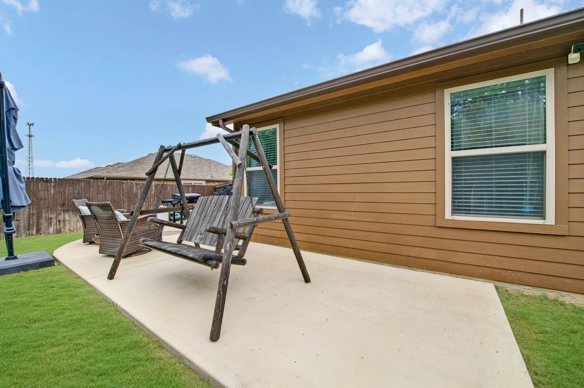 Single Family Residence For Sale in Denton County , 408 Highmeadow Drive, Aubrey, Texas 76227, 4 Bedroom, 2 Bathroom, 2 Garage spaces, 1,728 Sqft, built in 2018, mls#21336002, Real Estate Agent in Aubrey, Homes For Sale in Denton county, Homes For Sale in Aubrey, Realtor in Aubrey Texas, Real Estate Brokerage Independent Realty Texas, Luminita Cordes Realtor