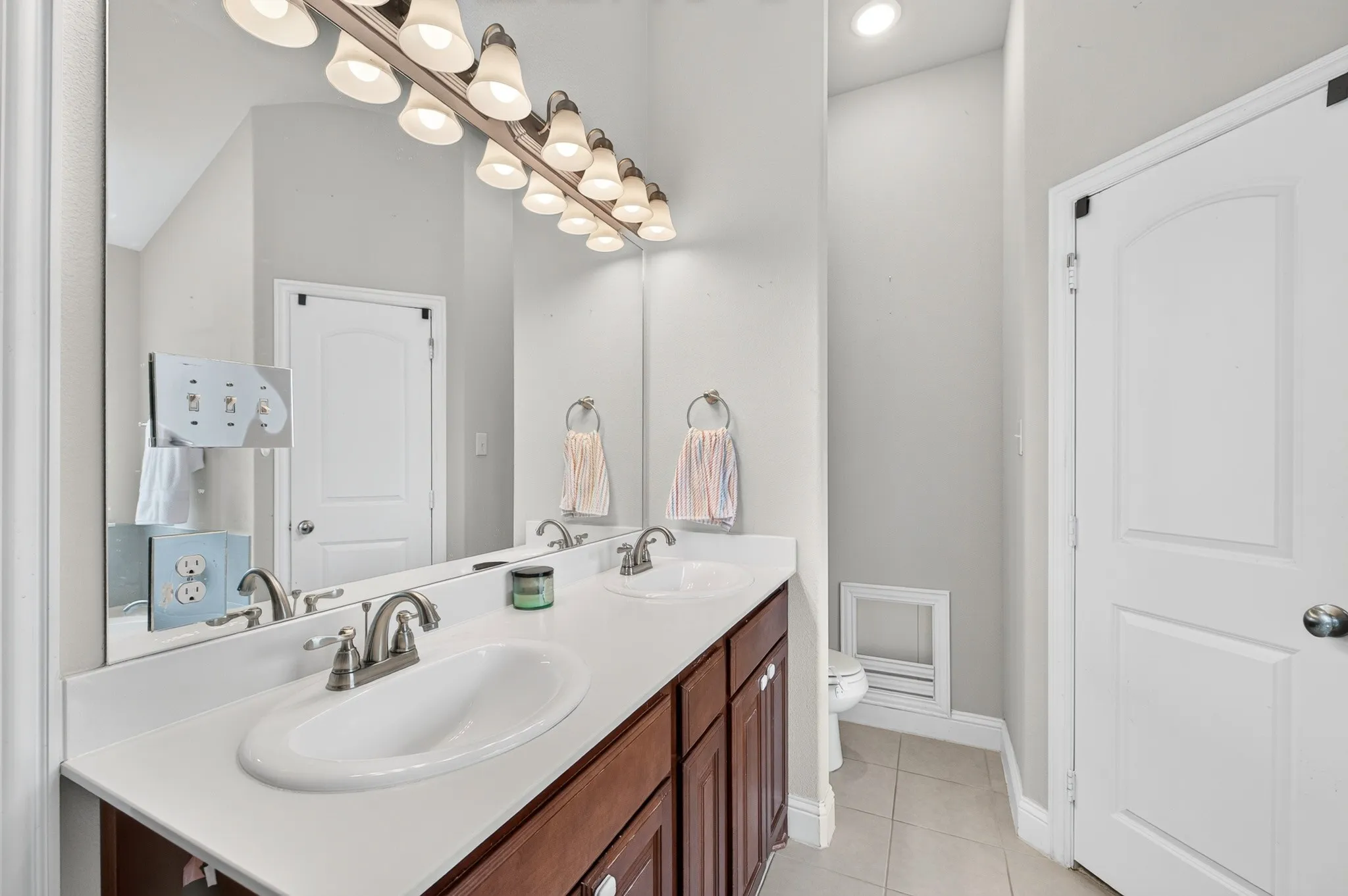 Single Family Residence For Sale in Denton County , 408 Highmeadow Drive, Aubrey, Texas 76227, 4 Bedroom, 2 Bathroom, 2 Garage spaces, 1,728 Sqft, built in 2018, mls#21336002, Real Estate Agent in Aubrey, Homes For Sale in Denton county, Homes For Sale in Aubrey, Realtor in Aubrey Texas, Real Estate Brokerage Independent Realty Texas, Luminita Cordes Realtor