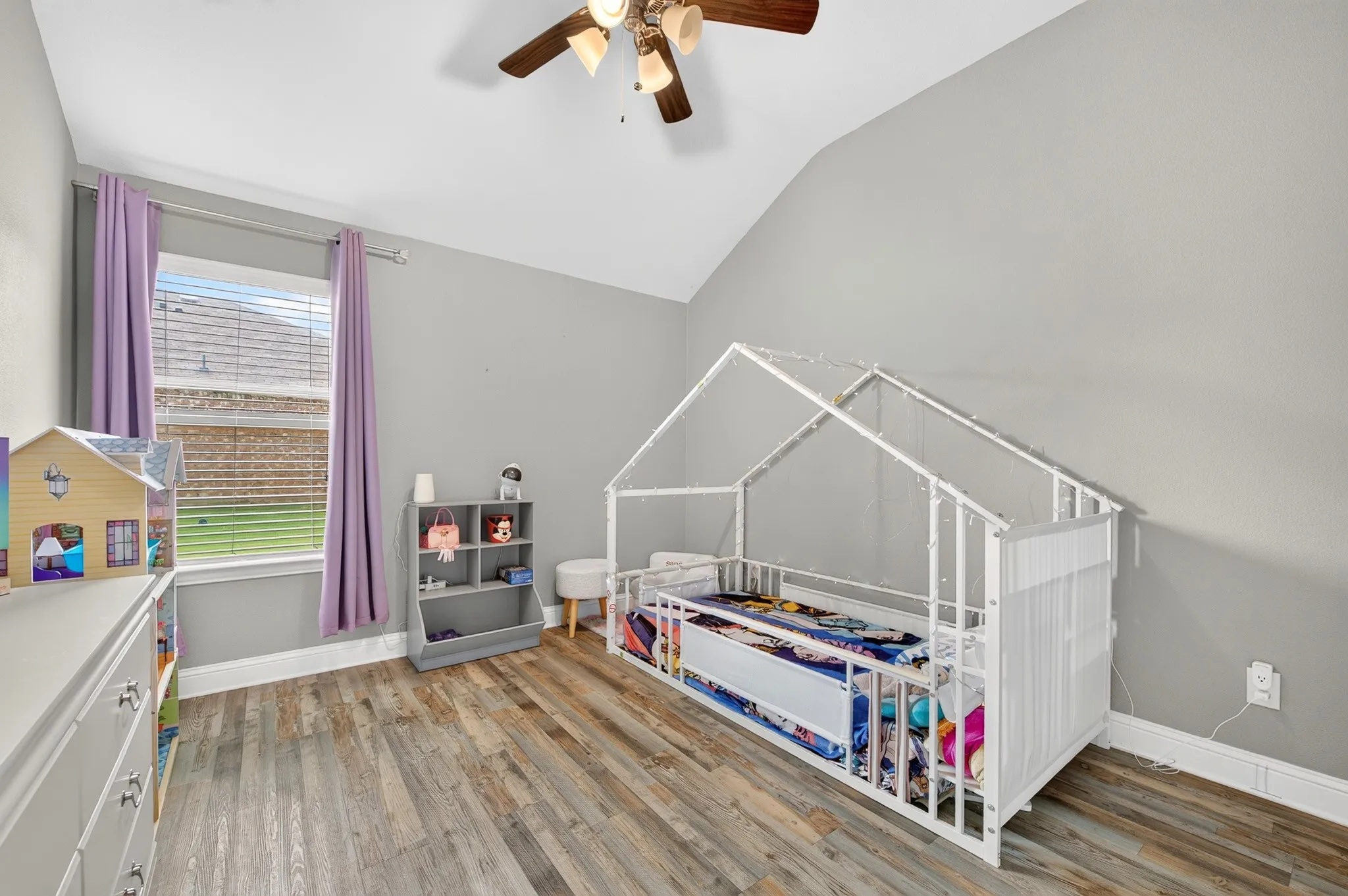 Single Family Residence For Sale in Denton County , 408 Highmeadow Drive, Aubrey, Texas 76227, 4 Bedroom, 2 Bathroom, 2 Garage spaces, 1,728 Sqft, built in 2018, mls#21336002, Real Estate Agent in Aubrey, Homes For Sale in Denton county, Homes For Sale in Aubrey, Realtor in Aubrey Texas, Real Estate Brokerage Independent Realty Texas, Luminita Cordes Realtor