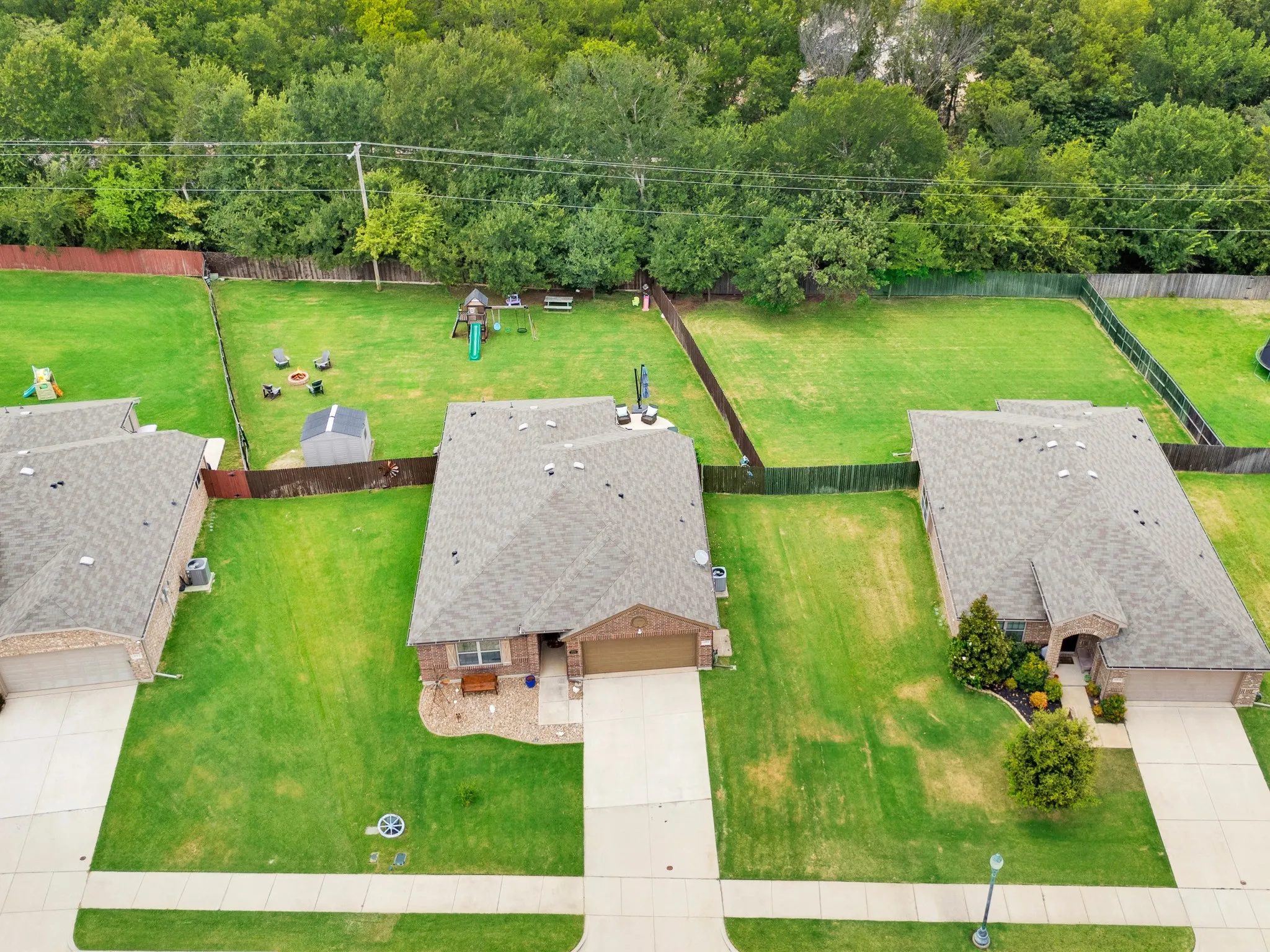 Single Family Residence For Sale in Denton County , 408 Highmeadow Drive, Aubrey, Texas 76227, 4 Bedroom, 2 Bathroom, 2 Garage spaces, 1,728 Sqft, built in 2018, mls#21336002, Real Estate Agent in Aubrey, Homes For Sale in Denton county, Homes For Sale in Aubrey, Realtor in Aubrey Texas, Real Estate Brokerage Independent Realty Texas, Luminita Cordes Realtor