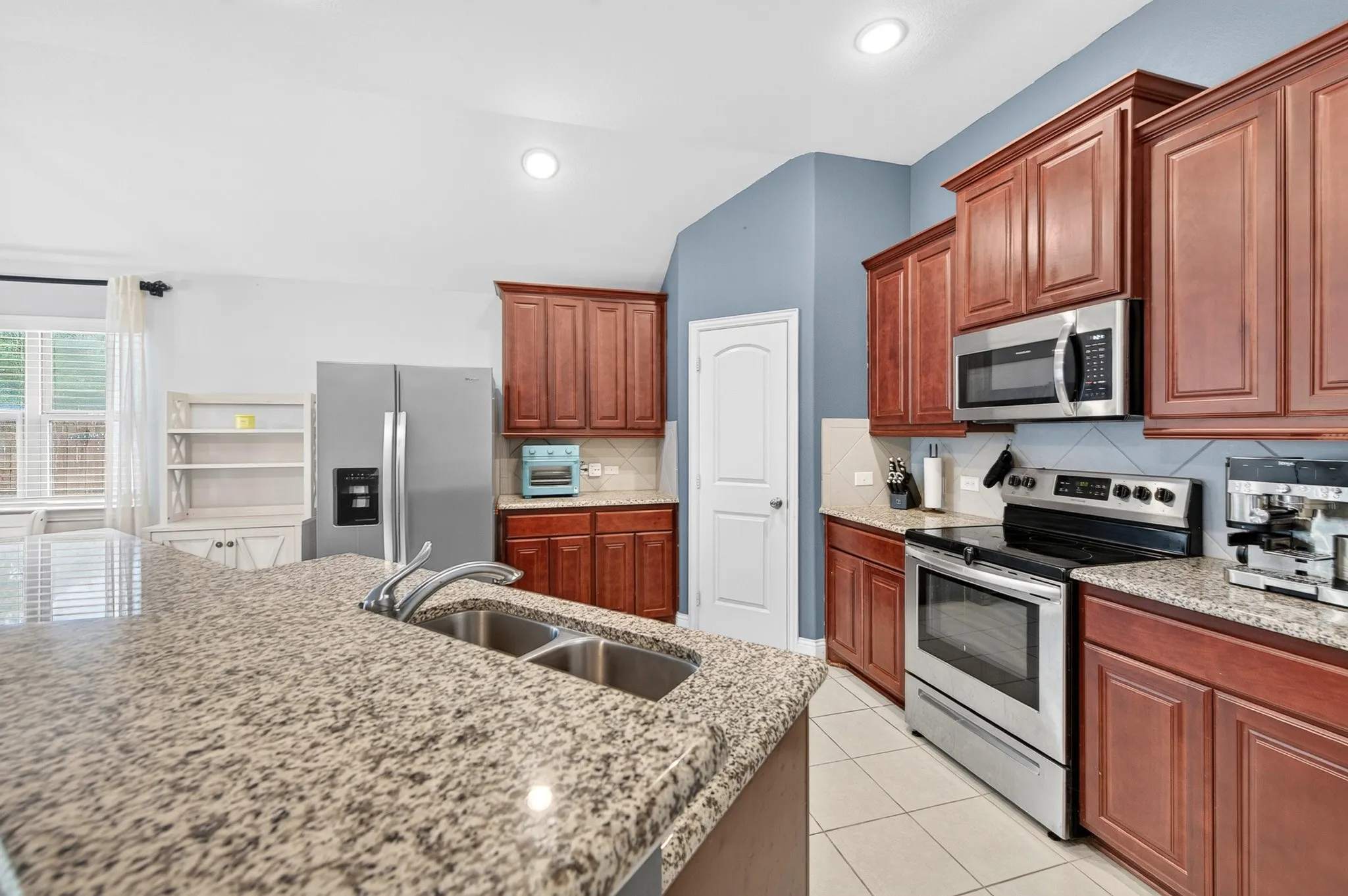 Single Family Residence For Sale in Denton County , 408 Highmeadow Drive, Aubrey, Texas 76227, 4 Bedroom, 2 Bathroom, 2 Garage spaces, 1,728 Sqft, built in 2018, mls#21336002, Real Estate Agent in Aubrey, Homes For Sale in Denton county, Homes For Sale in Aubrey, Realtor in Aubrey Texas, Real Estate Brokerage Independent Realty Texas, Luminita Cordes Realtor