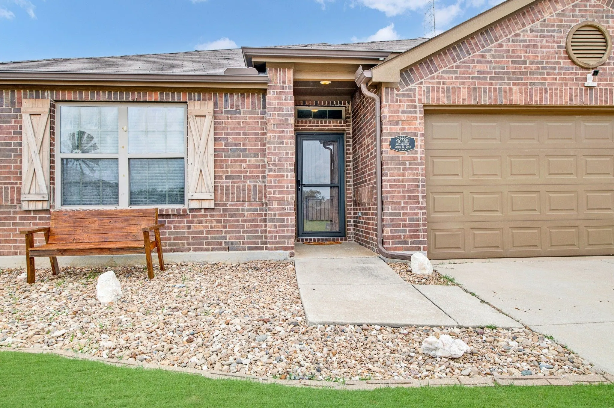 Single Family Residence For Sale in Denton County , 408 Highmeadow Drive, Aubrey, Texas 76227, 4 Bedroom, 2 Bathroom, 2 Garage spaces, 1,728 Sqft, built in 2018, mls#21336002, Real Estate Agent in Aubrey, Homes For Sale in Denton county, Homes For Sale in Aubrey, Realtor in Aubrey Texas, Real Estate Brokerage Independent Realty Texas, Luminita Cordes Realtor