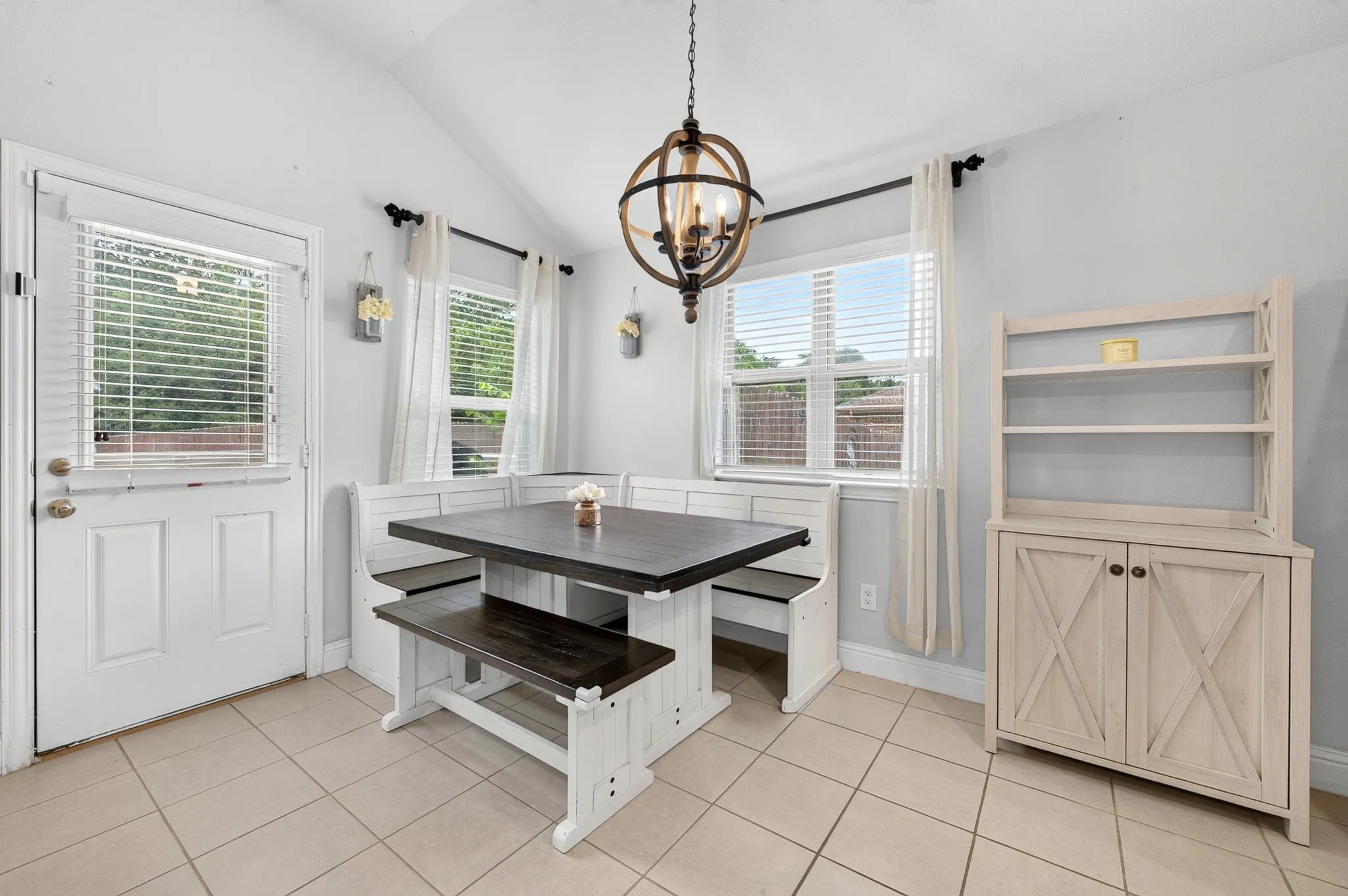 Single Family Residence For Sale in Denton County , 408 Highmeadow Drive, Aubrey, Texas 76227, 4 Bedroom, 2 Bathroom, 2 Garage spaces, 1,728 Sqft, built in 2018, mls#21336002, Real Estate Agent in Aubrey, Homes For Sale in Denton county, Homes For Sale in Aubrey, Realtor in Aubrey Texas, Real Estate Brokerage Independent Realty Texas, Luminita Cordes Realtor