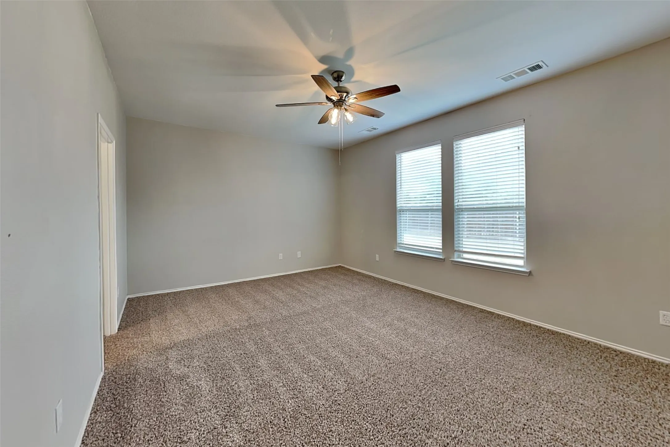 Single Family Residence For Rent in Tarrant County , 8828 Night Wind Lane, Fort Worth, Texas 76244, 3 Bedroom, 2 Bathroom, 2 Garage spaces, 2,500 Sqft, built in 2009, mls#21337166, Real Estate Agent in Fort Worth, Homes For Rent in Tarrant county, Homes For Rent in Fort Worth, Realtor in Fort Worth Texas, Real Estate Brokerage Independent Realty Texas, Luminita Cordes Realtor