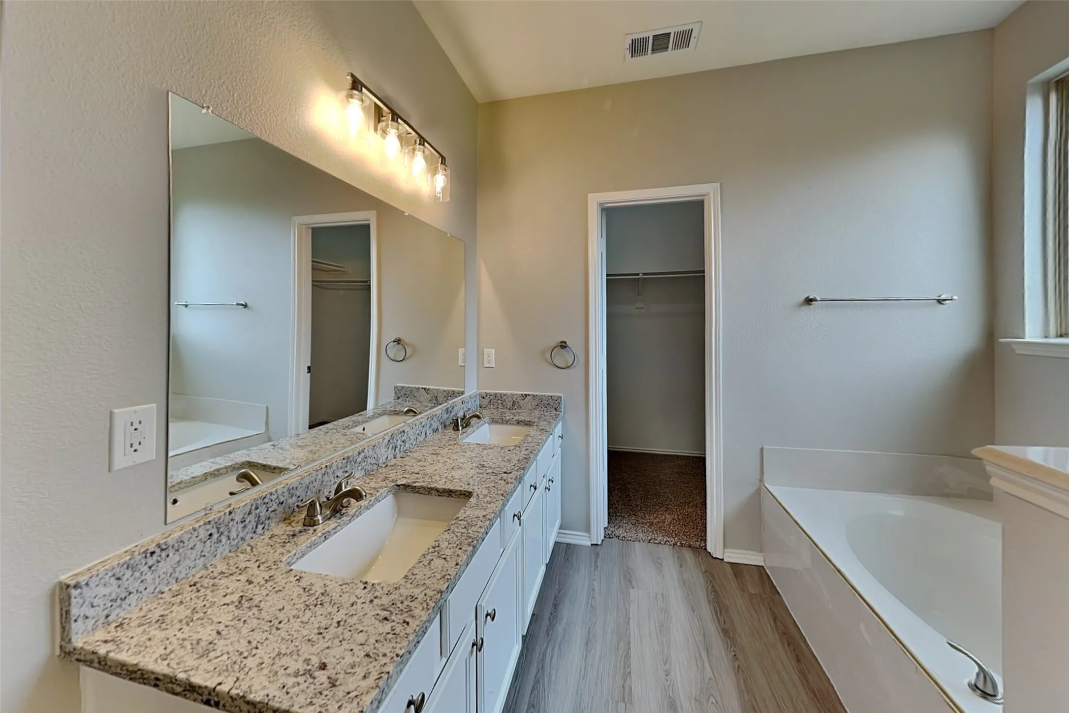 Single Family Residence For Rent in Tarrant County , 8828 Night Wind Lane, Fort Worth, Texas 76244, 3 Bedroom, 2 Bathroom, 2 Garage spaces, 2,500 Sqft, built in 2009, mls#21337166, Real Estate Agent in Fort Worth, Homes For Rent in Tarrant county, Homes For Rent in Fort Worth, Realtor in Fort Worth Texas, Real Estate Brokerage Independent Realty Texas, Luminita Cordes Realtor