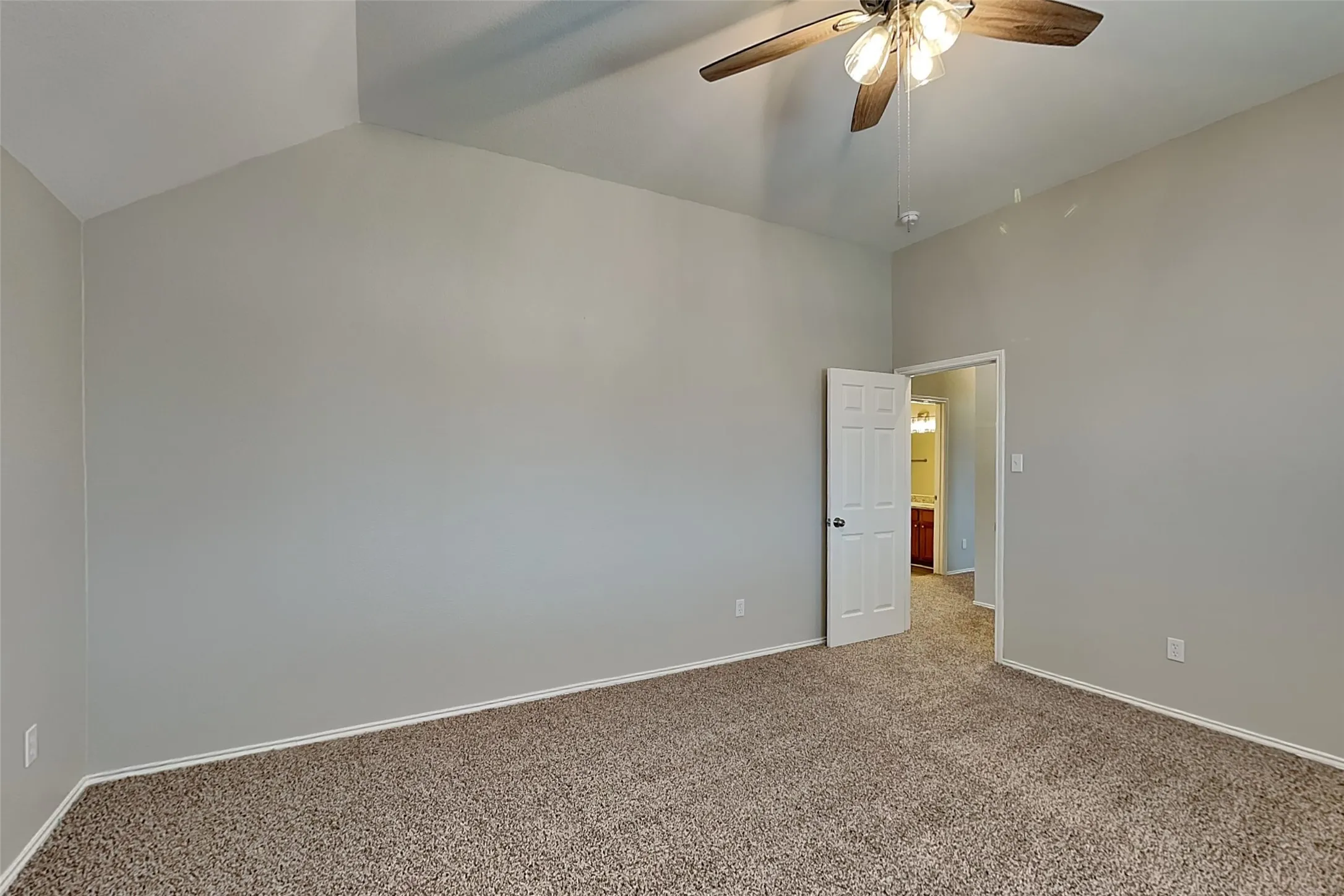 Single Family Residence For Rent in Tarrant County , 8828 Night Wind Lane, Fort Worth, Texas 76244, 3 Bedroom, 2 Bathroom, 2 Garage spaces, 2,500 Sqft, built in 2009, mls#21337166, Real Estate Agent in Fort Worth, Homes For Rent in Tarrant county, Homes For Rent in Fort Worth, Realtor in Fort Worth Texas, Real Estate Brokerage Independent Realty Texas, Luminita Cordes Realtor