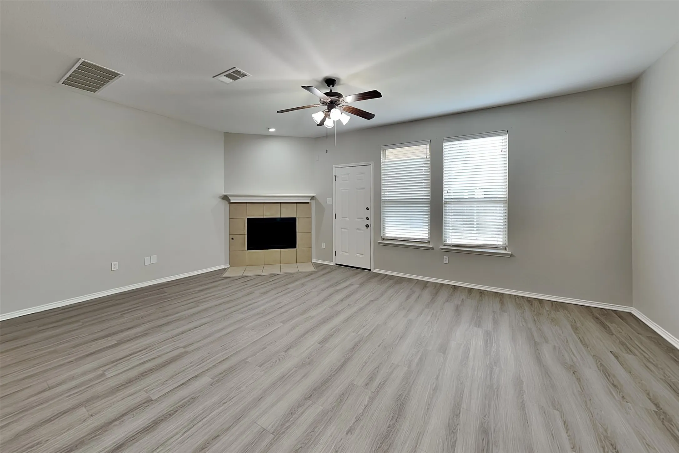 Single Family Residence For Rent in Tarrant County , 8828 Night Wind Lane, Fort Worth, Texas 76244, 3 Bedroom, 2 Bathroom, 2 Garage spaces, 2,500 Sqft, built in 2009, mls#21337166, Real Estate Agent in Fort Worth, Homes For Rent in Tarrant county, Homes For Rent in Fort Worth, Realtor in Fort Worth Texas, Real Estate Brokerage Independent Realty Texas, Luminita Cordes Realtor