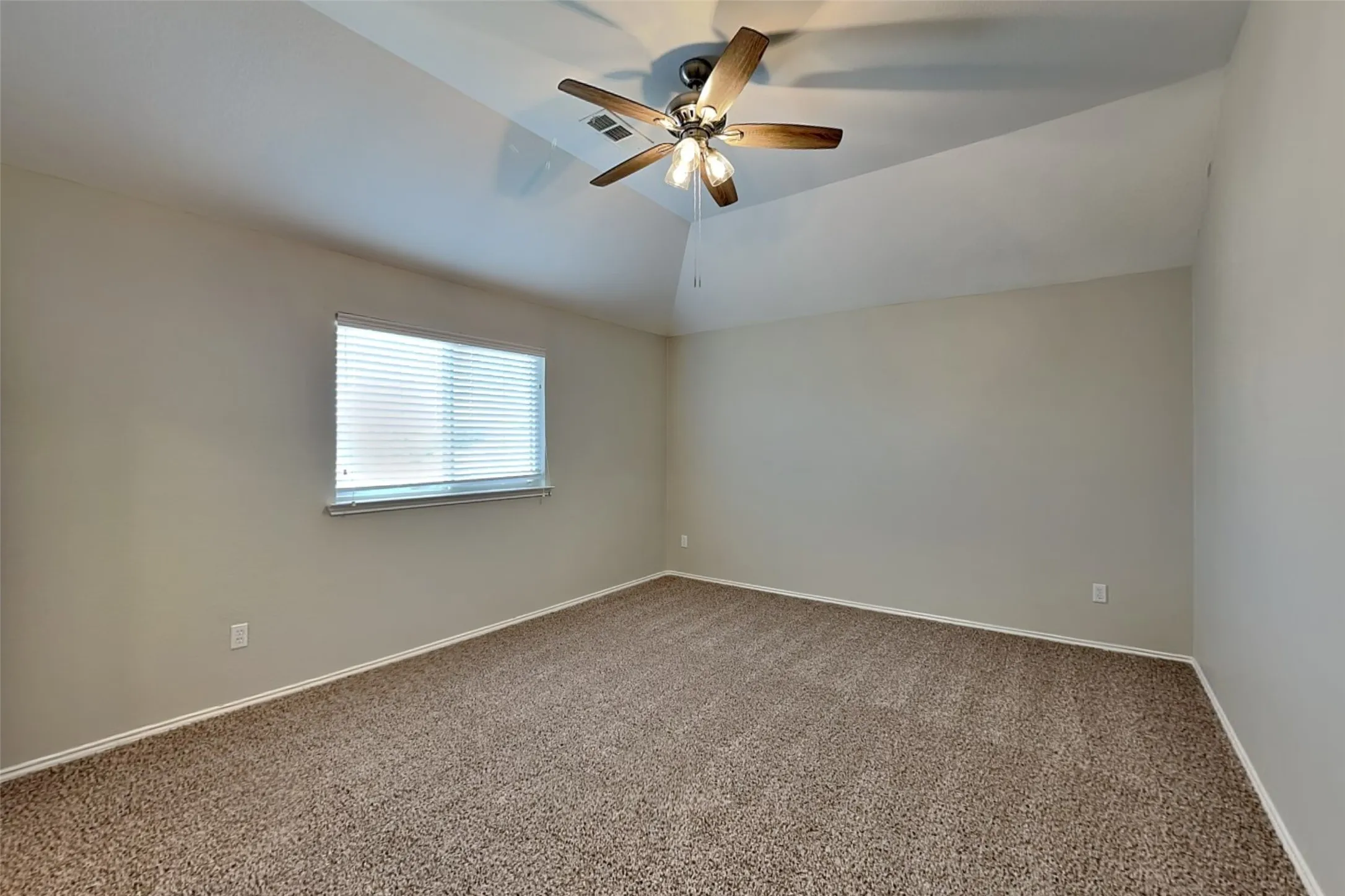 Single Family Residence For Rent in Tarrant County , 8828 Night Wind Lane, Fort Worth, Texas 76244, 3 Bedroom, 2 Bathroom, 2 Garage spaces, 2,500 Sqft, built in 2009, mls#21337166, Real Estate Agent in Fort Worth, Homes For Rent in Tarrant county, Homes For Rent in Fort Worth, Realtor in Fort Worth Texas, Real Estate Brokerage Independent Realty Texas, Luminita Cordes Realtor