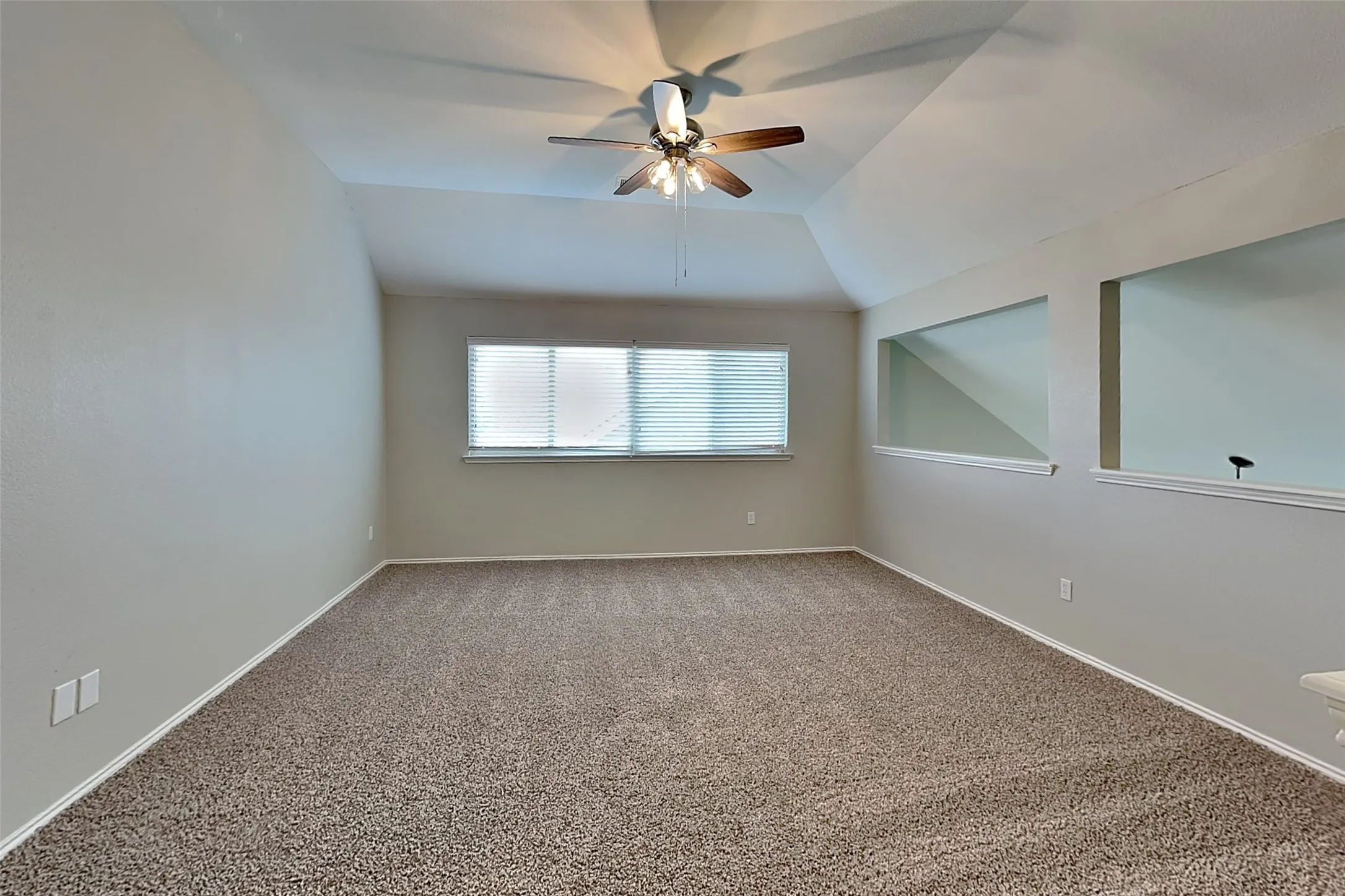 Single Family Residence For Rent in Tarrant County , 8828 Night Wind Lane, Fort Worth, Texas 76244, 3 Bedroom, 2 Bathroom, 2 Garage spaces, 2,500 Sqft, built in 2009, mls#21337166, Real Estate Agent in Fort Worth, Homes For Rent in Tarrant county, Homes For Rent in Fort Worth, Realtor in Fort Worth Texas, Real Estate Brokerage Independent Realty Texas, Luminita Cordes Realtor