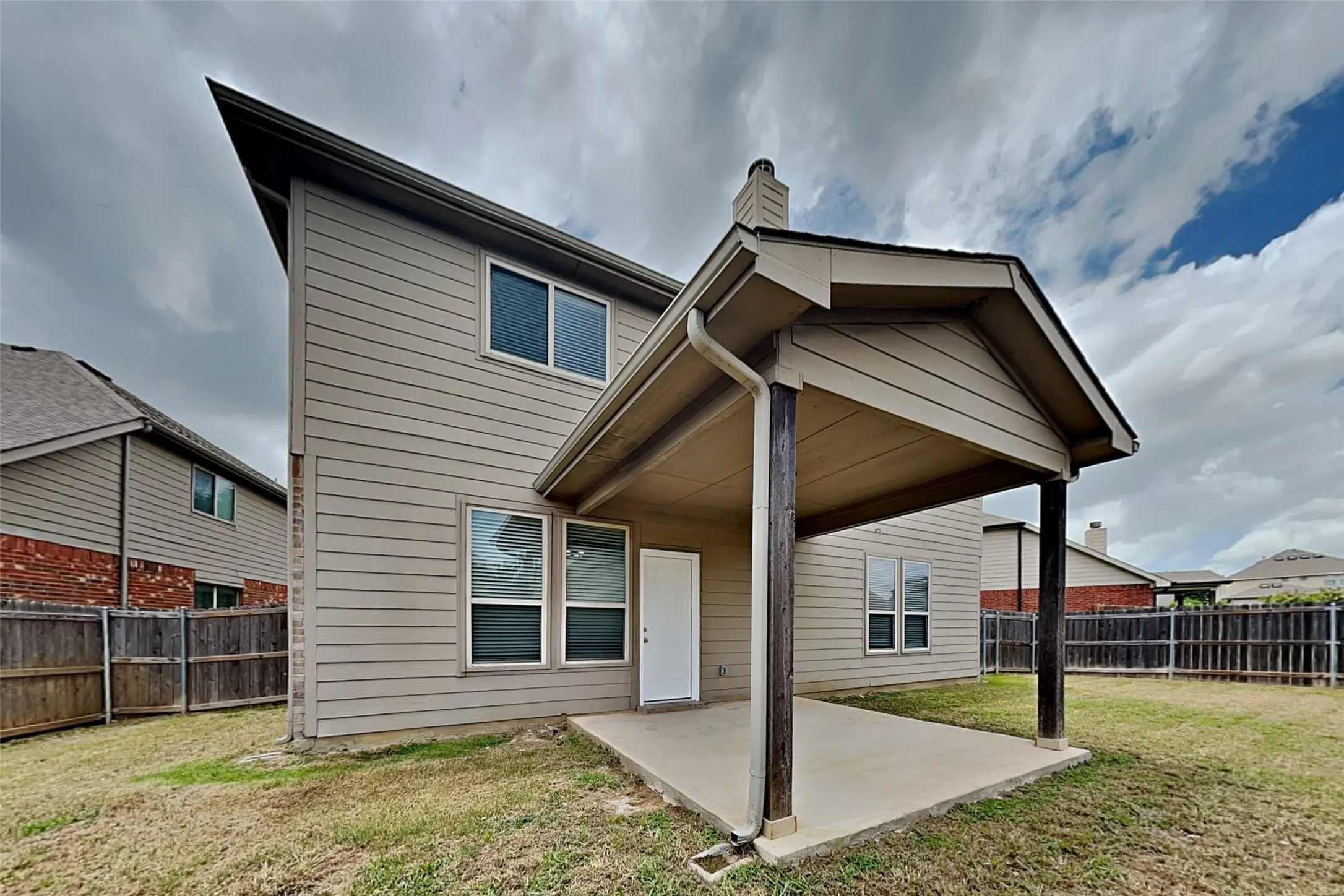 Single Family Residence For Rent in Tarrant County , 8828 Night Wind Lane, Fort Worth, Texas 76244, 3 Bedroom, 2 Bathroom, 2 Garage spaces, 2,500 Sqft, built in 2009, mls#21337166, Real Estate Agent in Fort Worth, Homes For Rent in Tarrant county, Homes For Rent in Fort Worth, Realtor in Fort Worth Texas, Real Estate Brokerage Independent Realty Texas, Luminita Cordes Realtor