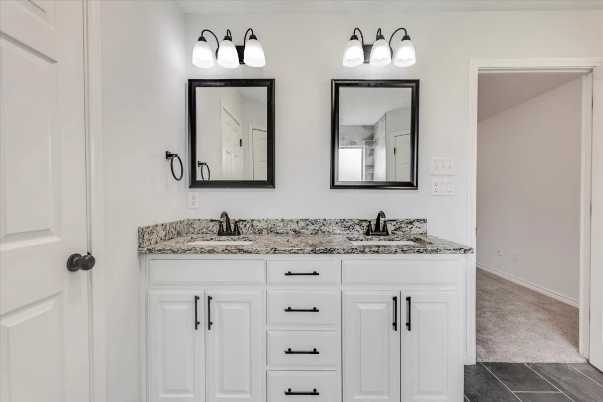 Single Family Residence For Sale in Palo Pinto County , 1007 SW 2nd Avenue, Mineral Wells, Texas 76067, 3 Bedroom, 2 Bathroom, 2 Garage spaces, 1,622 Sqft, built in 2019, mls#21334533, Real Estate Agent in Mineral Wells, Homes For Sale in Palo Pinto county, Homes For Sale in Mineral Wells, Realtor in Mineral Wells Texas, Real Estate Brokerage Independent Realty Texas, Luminita Cordes Realtor