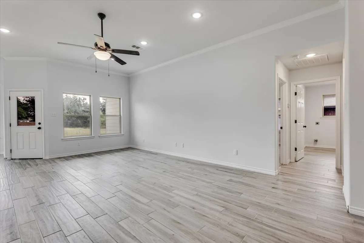Single Family Residence For Sale in Palo Pinto County , 1007 SW 2nd Avenue, Mineral Wells, Texas 76067, 3 Bedroom, 2 Bathroom, 2 Garage spaces, 1,622 Sqft, built in 2019, mls#21334533, Real Estate Agent in Mineral Wells, Homes For Sale in Palo Pinto county, Homes For Sale in Mineral Wells, Realtor in Mineral Wells Texas, Real Estate Brokerage Independent Realty Texas, Luminita Cordes Realtor