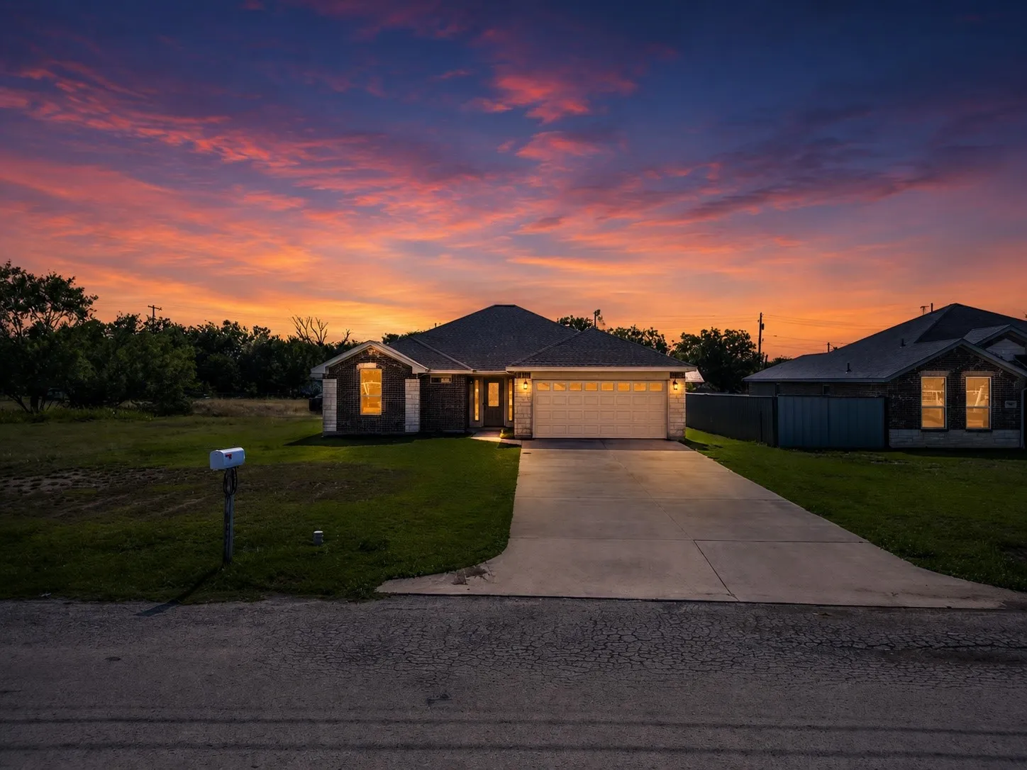 Single Family Residence For Sale in Palo Pinto County , 1007 SW 2nd Avenue, Mineral Wells, Texas 76067, 3 Bedroom, 2 Bathroom, 2 Garage spaces, 1,622 Sqft, built in 2019, mls#21334533, Real Estate Agent in Mineral Wells, Homes For Sale in Palo Pinto county, Homes For Sale in Mineral Wells, Realtor in Mineral Wells Texas, Real Estate Brokerage Independent Realty Texas, Luminita Cordes Realtor