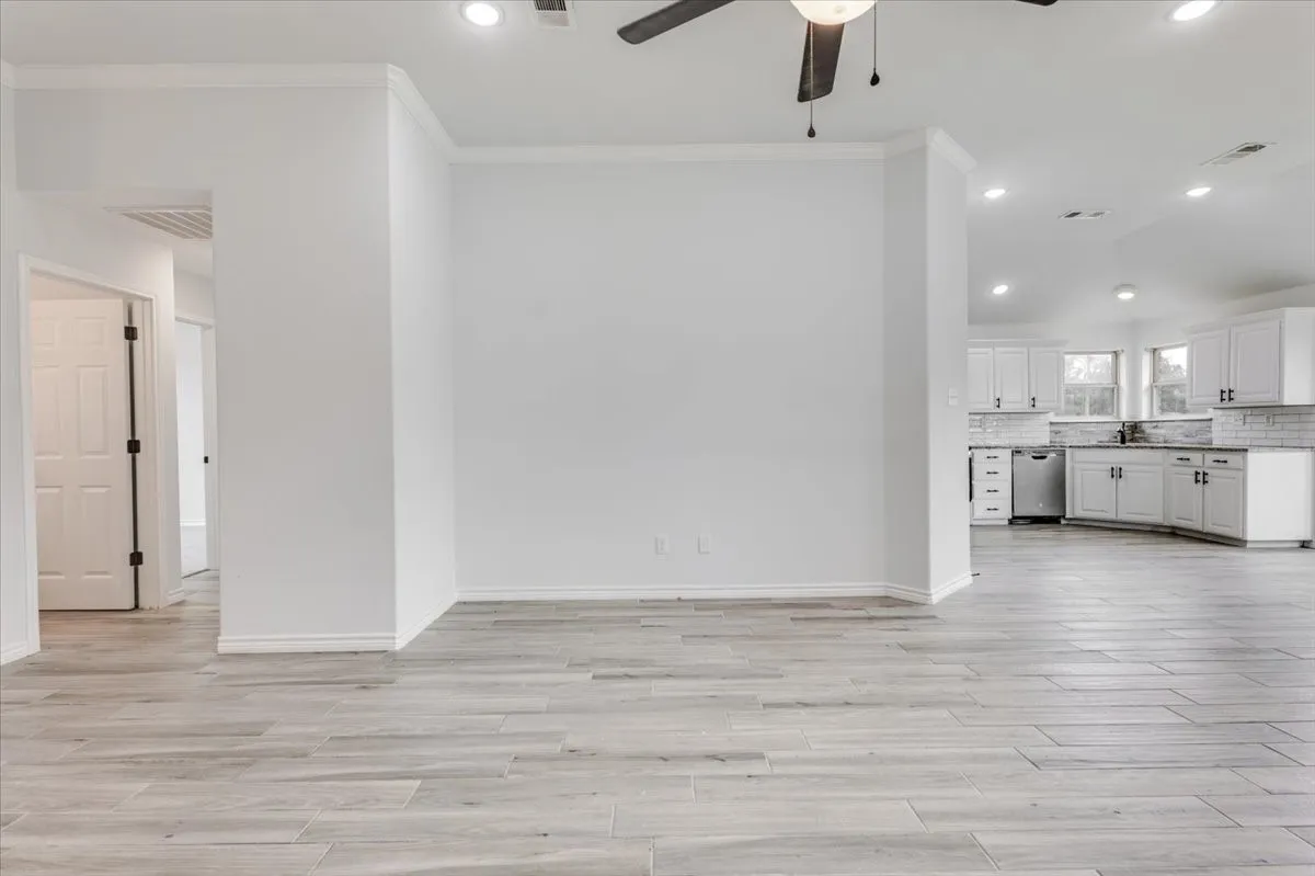 Single Family Residence For Sale in Palo Pinto County , 1007 SW 2nd Avenue, Mineral Wells, Texas 76067, 3 Bedroom, 2 Bathroom, 2 Garage spaces, 1,622 Sqft, built in 2019, mls#21334533, Real Estate Agent in Mineral Wells, Homes For Sale in Palo Pinto county, Homes For Sale in Mineral Wells, Realtor in Mineral Wells Texas, Real Estate Brokerage Independent Realty Texas, Luminita Cordes Realtor