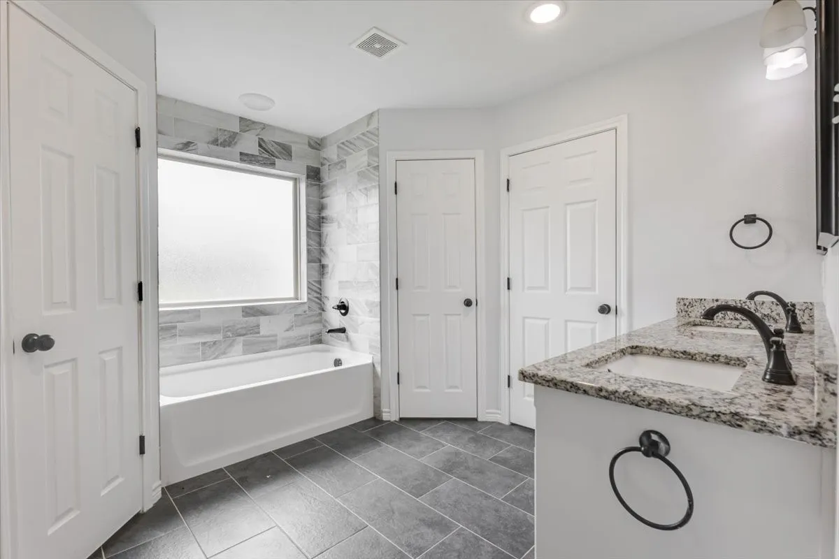 Single Family Residence For Sale in Palo Pinto County , 1007 SW 2nd Avenue, Mineral Wells, Texas 76067, 3 Bedroom, 2 Bathroom, 2 Garage spaces, 1,622 Sqft, built in 2019, mls#21334533, Real Estate Agent in Mineral Wells, Homes For Sale in Palo Pinto county, Homes For Sale in Mineral Wells, Realtor in Mineral Wells Texas, Real Estate Brokerage Independent Realty Texas, Luminita Cordes Realtor