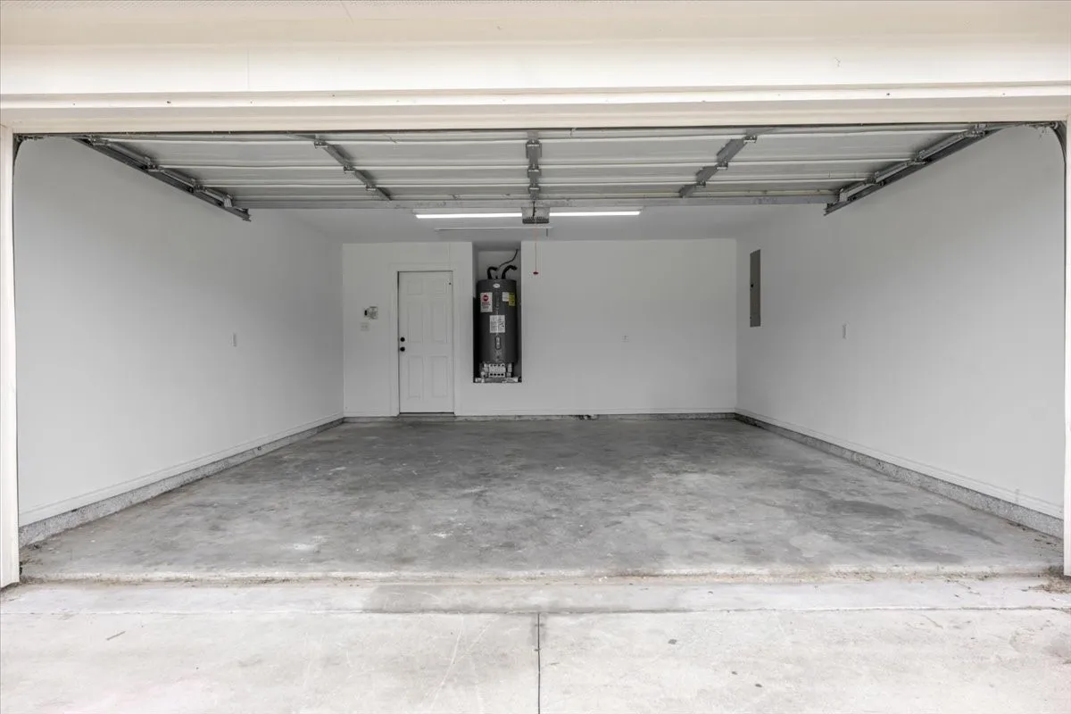 Single Family Residence For Sale in Palo Pinto County , 1007 SW 2nd Avenue, Mineral Wells, Texas 76067, 3 Bedroom, 2 Bathroom, 2 Garage spaces, 1,622 Sqft, built in 2019, mls#21334533, Real Estate Agent in Mineral Wells, Homes For Sale in Palo Pinto county, Homes For Sale in Mineral Wells, Realtor in Mineral Wells Texas, Real Estate Brokerage Independent Realty Texas, Luminita Cordes Realtor