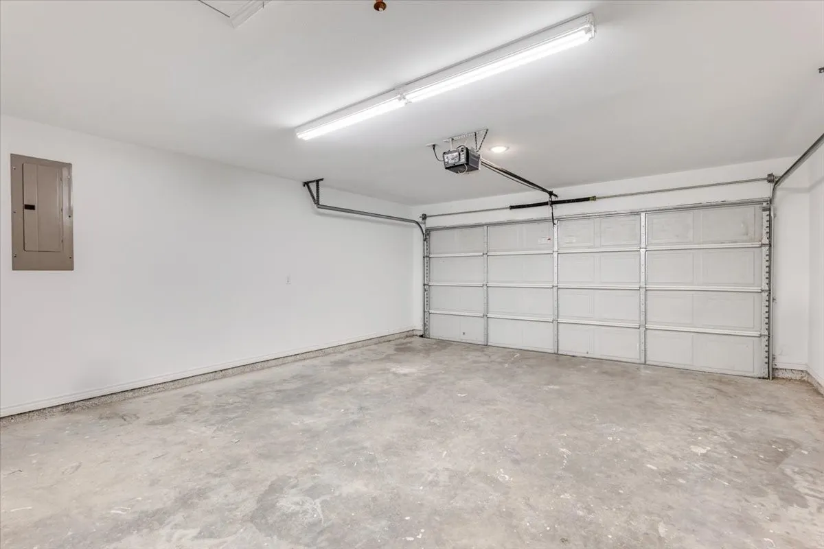 Single Family Residence For Sale in Palo Pinto County , 1007 SW 2nd Avenue, Mineral Wells, Texas 76067, 3 Bedroom, 2 Bathroom, 2 Garage spaces, 1,622 Sqft, built in 2019, mls#21334533, Real Estate Agent in Mineral Wells, Homes For Sale in Palo Pinto county, Homes For Sale in Mineral Wells, Realtor in Mineral Wells Texas, Real Estate Brokerage Independent Realty Texas, Luminita Cordes Realtor