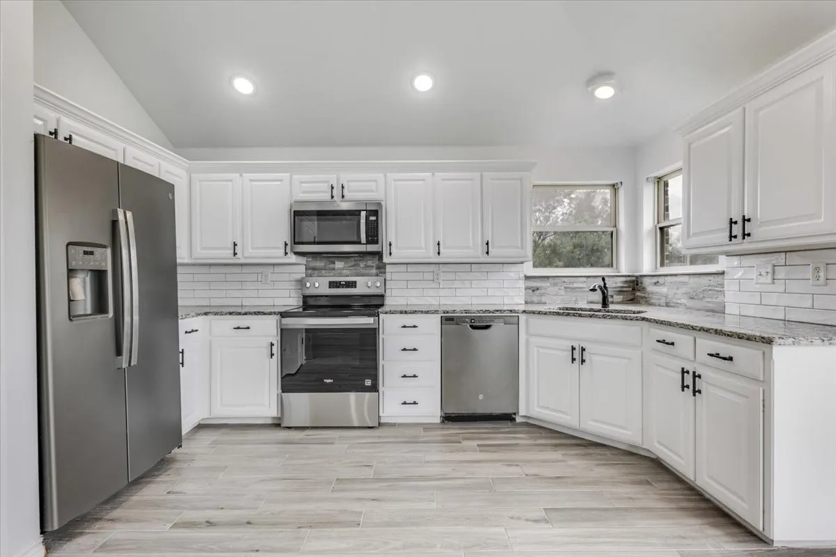 Single Family Residence For Sale in Palo Pinto County , 1007 SW 2nd Avenue, Mineral Wells, Texas 76067, 3 Bedroom, 2 Bathroom, 2 Garage spaces, 1,622 Sqft, built in 2019, mls#21334533, Real Estate Agent in Mineral Wells, Homes For Sale in Palo Pinto county, Homes For Sale in Mineral Wells, Realtor in Mineral Wells Texas, Real Estate Brokerage Independent Realty Texas, Luminita Cordes Realtor