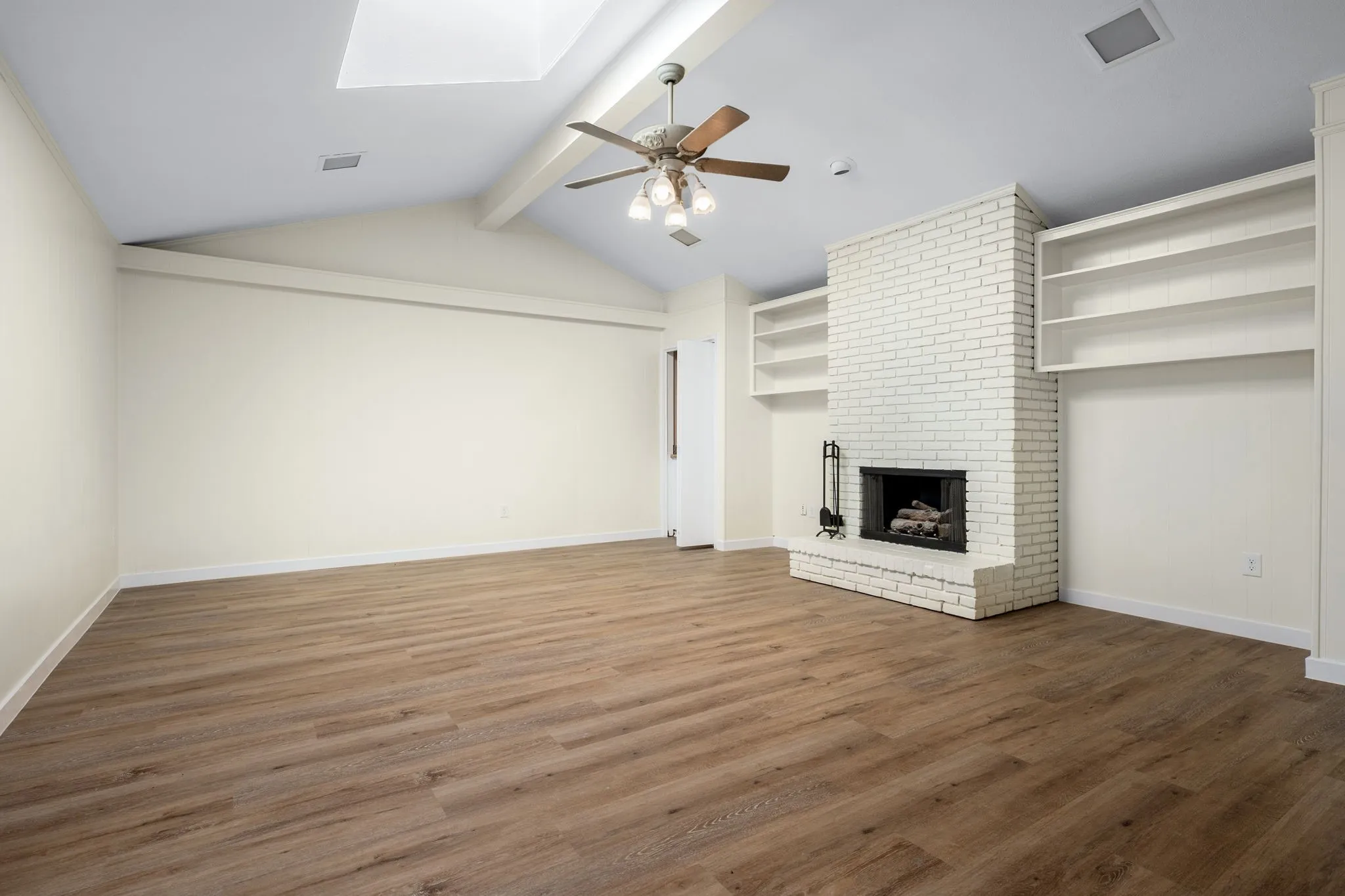 Single Family Residence For Rent in Dallas County , 10521 Sandpiper Lane, Dallas, Texas 75230, 3 Bedroom, 2 Bathroom, 2 Garage spaces, 1,859 Sqft, built in 1971, mls#21337193, Real Estate Agent in Dallas, Homes For Rent in Dallas county, Homes For Rent in Dallas, Realtor in Dallas Texas, Real Estate Brokerage Independent Realty Texas, Luminita Cordes Realtor