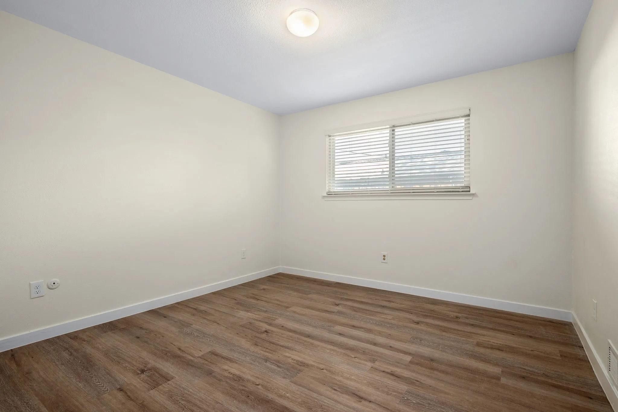 Single Family Residence For Rent in Dallas County , 10521 Sandpiper Lane, Dallas, Texas 75230, 3 Bedroom, 2 Bathroom, 2 Garage spaces, 1,859 Sqft, built in 1971, mls#21337193, Real Estate Agent in Dallas, Homes For Rent in Dallas county, Homes For Rent in Dallas, Realtor in Dallas Texas, Real Estate Brokerage Independent Realty Texas, Luminita Cordes Realtor