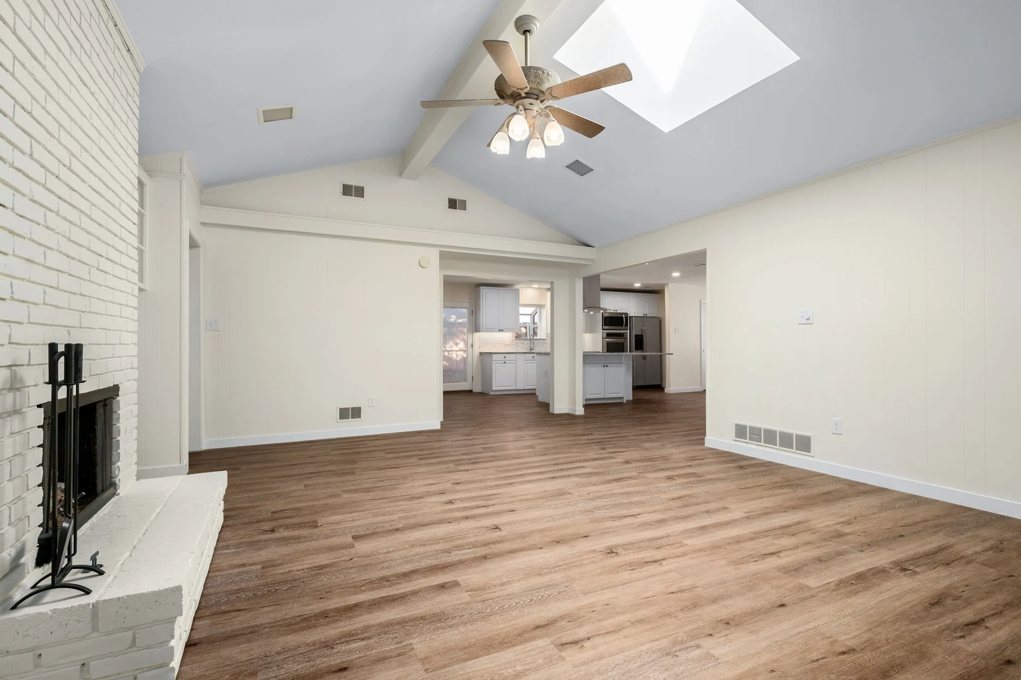 Single Family Residence For Rent in Dallas County , 10521 Sandpiper Lane, Dallas, Texas 75230, 3 Bedroom, 2 Bathroom, 2 Garage spaces, 1,859 Sqft, built in 1971, mls#21337193, Real Estate Agent in Dallas, Homes For Rent in Dallas county, Homes For Rent in Dallas, Realtor in Dallas Texas, Real Estate Brokerage Independent Realty Texas, Luminita Cordes Realtor