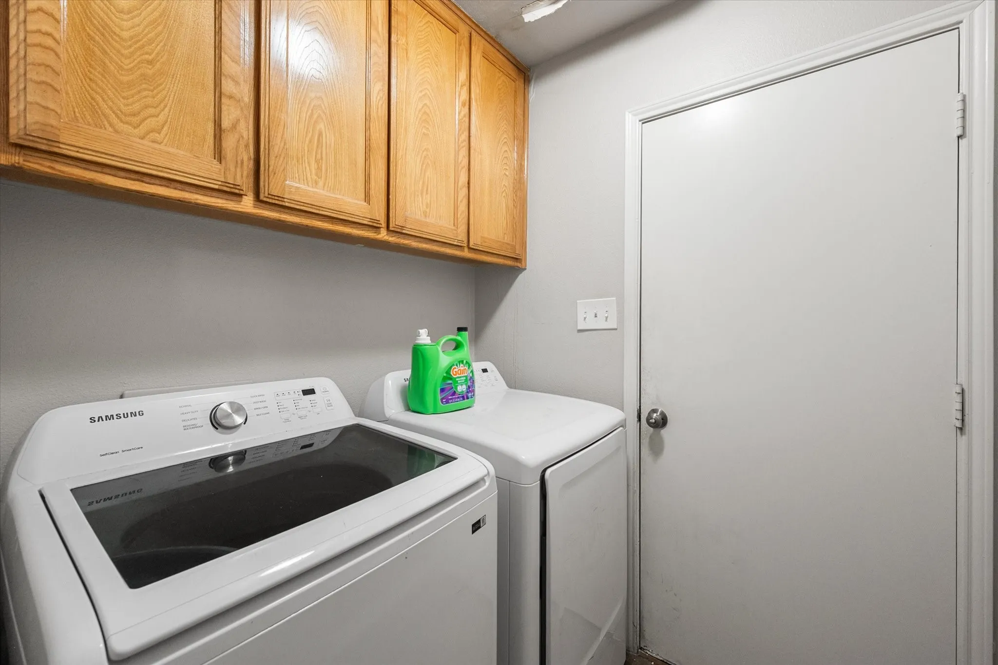 Single Family Residence For Sale in Johnson County , 330 Schumacher Drive, Burleson, Texas 76028, 3 Bedrooms, 2 Bathrooms, 2 Garage spaces, 1,275 Sqft, built in 2000, Price $256,000, mls#21332367, Real Estate Agent in Burleson, Homes For Sale in Johnson county, Homes For Sale in Burleson, Realtor in Burleson Texas, Real Estate Brokerage Independent Realty Texas, Luminita Cordes Realtor