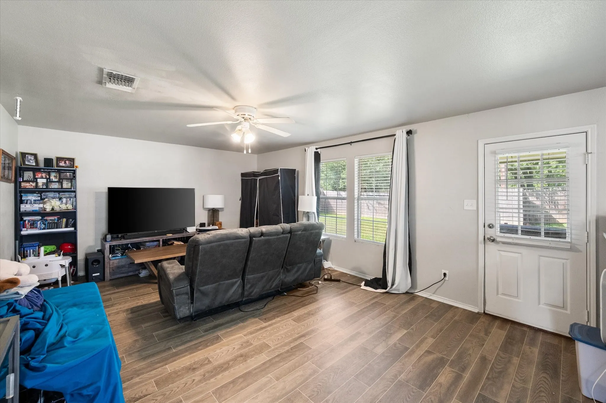 Single Family Residence For Sale in Johnson County , 330 Schumacher Drive, Burleson, Texas 76028, 3 Bedrooms, 2 Bathrooms, 2 Garage spaces, 1,275 Sqft, built in 2000, Price $256,000, mls#21332367, Real Estate Agent in Burleson, Homes For Sale in Johnson county, Homes For Sale in Burleson, Realtor in Burleson Texas, Real Estate Brokerage Independent Realty Texas, Luminita Cordes Realtor
