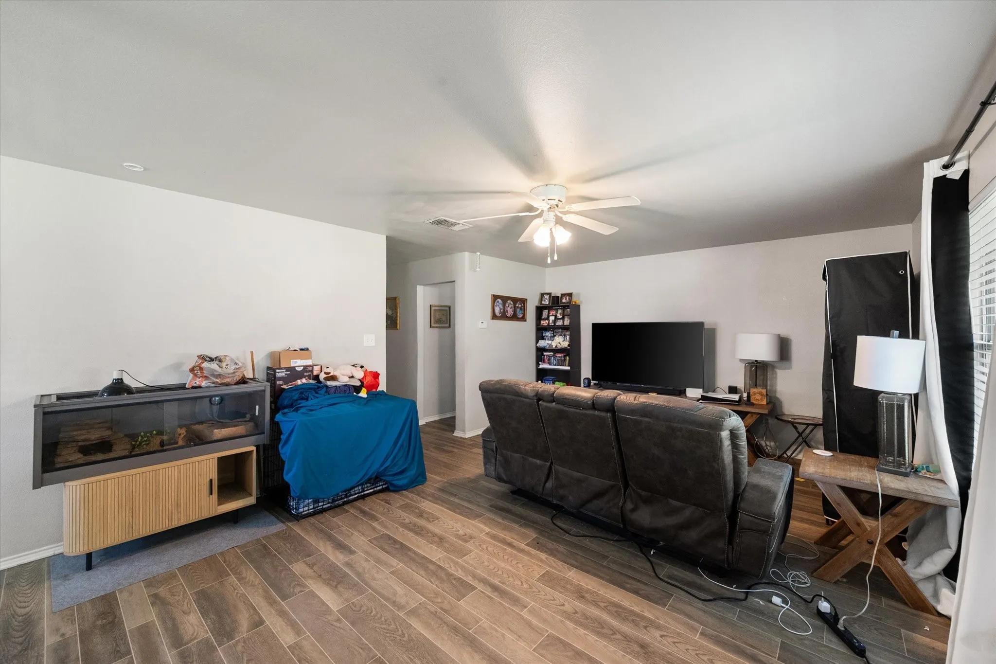 Single Family Residence For Sale in Johnson County , 330 Schumacher Drive, Burleson, Texas 76028, 3 Bedrooms, 2 Bathrooms, 2 Garage spaces, 1,275 Sqft, built in 2000, Price $256,000, mls#21332367, Real Estate Agent in Burleson, Homes For Sale in Johnson county, Homes For Sale in Burleson, Realtor in Burleson Texas, Real Estate Brokerage Independent Realty Texas, Luminita Cordes Realtor