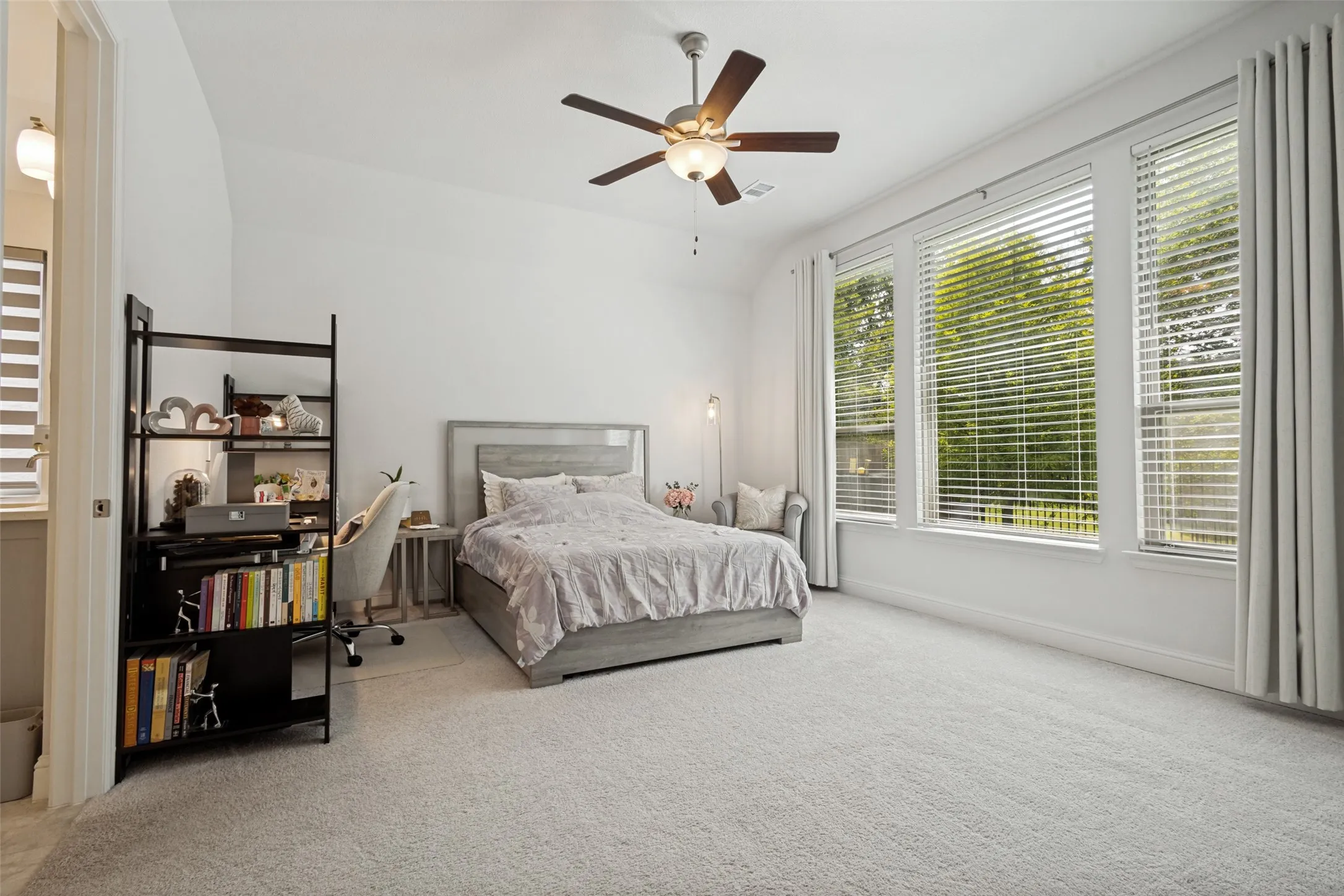 Single Family Residence For Sale in Denton County , 4804 High Ridge Trail, Flower Mound, Texas 76262, 4 Bedroom, 3 Bathroom, 2 Garage spaces, 2,331 Sqft, built in 2022, mls#21336408, Real Estate Agent in Flower Mound, Homes For Sale in Denton county, Homes For Sale in Flower Mound, Realtor in Flower Mound Texas, Real Estate Brokerage Independent Realty Texas, Luminita Cordes Realtor