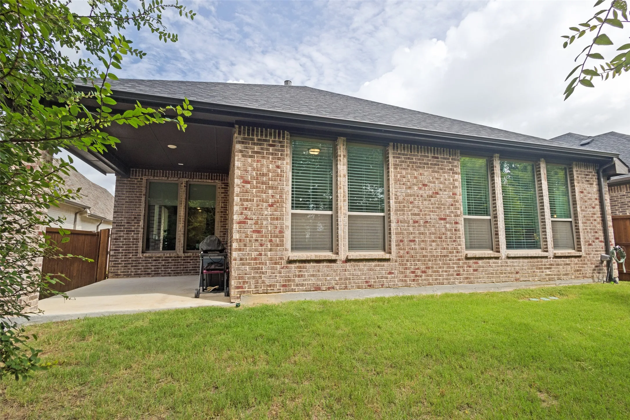 Single Family Residence For Sale in Denton County , 4804 High Ridge Trail, Flower Mound, Texas 76262, 4 Bedroom, 3 Bathroom, 2 Garage spaces, 2,331 Sqft, built in 2022, mls#21336408, Real Estate Agent in Flower Mound, Homes For Sale in Denton county, Homes For Sale in Flower Mound, Realtor in Flower Mound Texas, Real Estate Brokerage Independent Realty Texas, Luminita Cordes Realtor