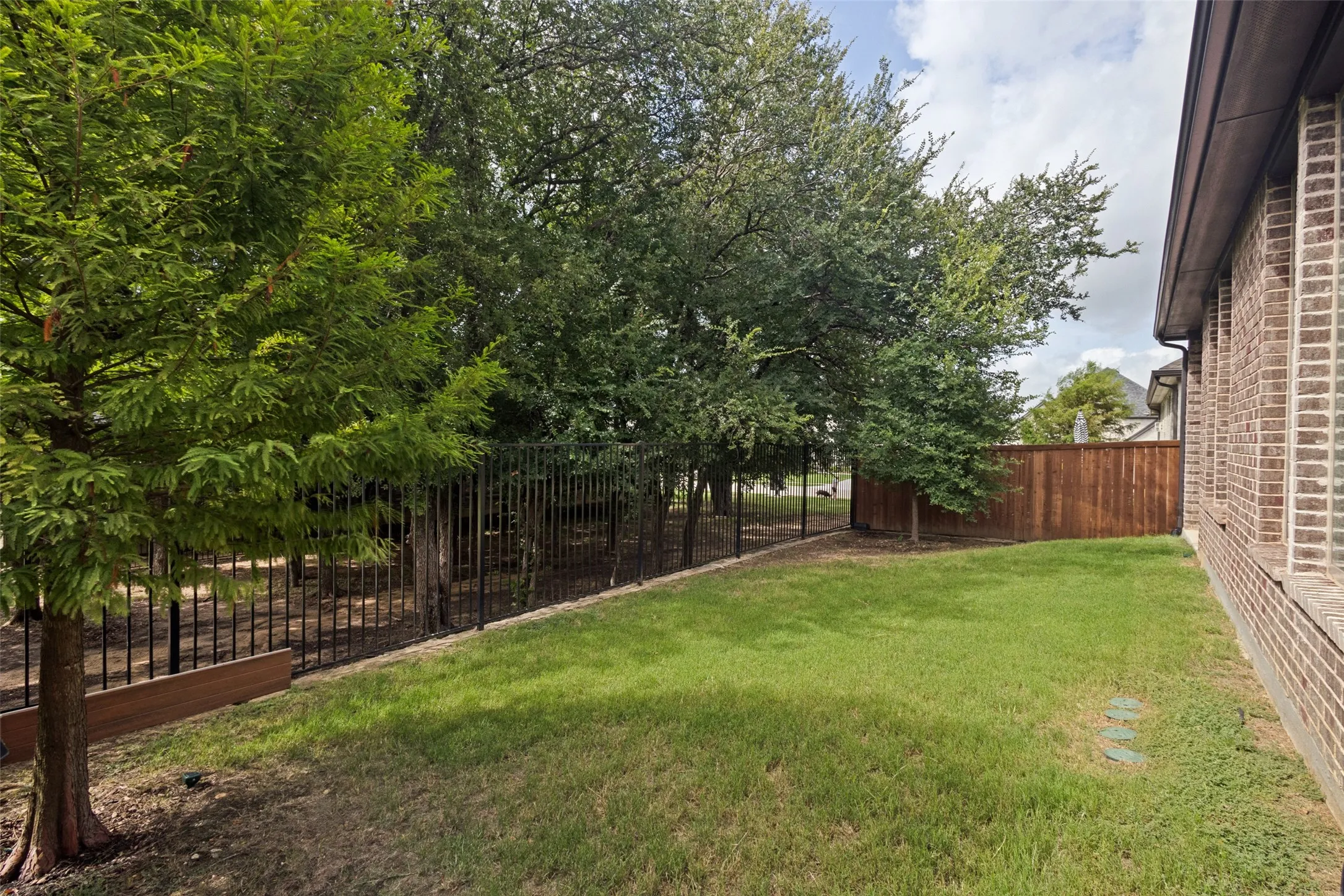 Single Family Residence For Sale in Denton County , 4804 High Ridge Trail, Flower Mound, Texas 76262, 4 Bedroom, 3 Bathroom, 2 Garage spaces, 2,331 Sqft, built in 2022, mls#21336408, Real Estate Agent in Flower Mound, Homes For Sale in Denton county, Homes For Sale in Flower Mound, Realtor in Flower Mound Texas, Real Estate Brokerage Independent Realty Texas, Luminita Cordes Realtor