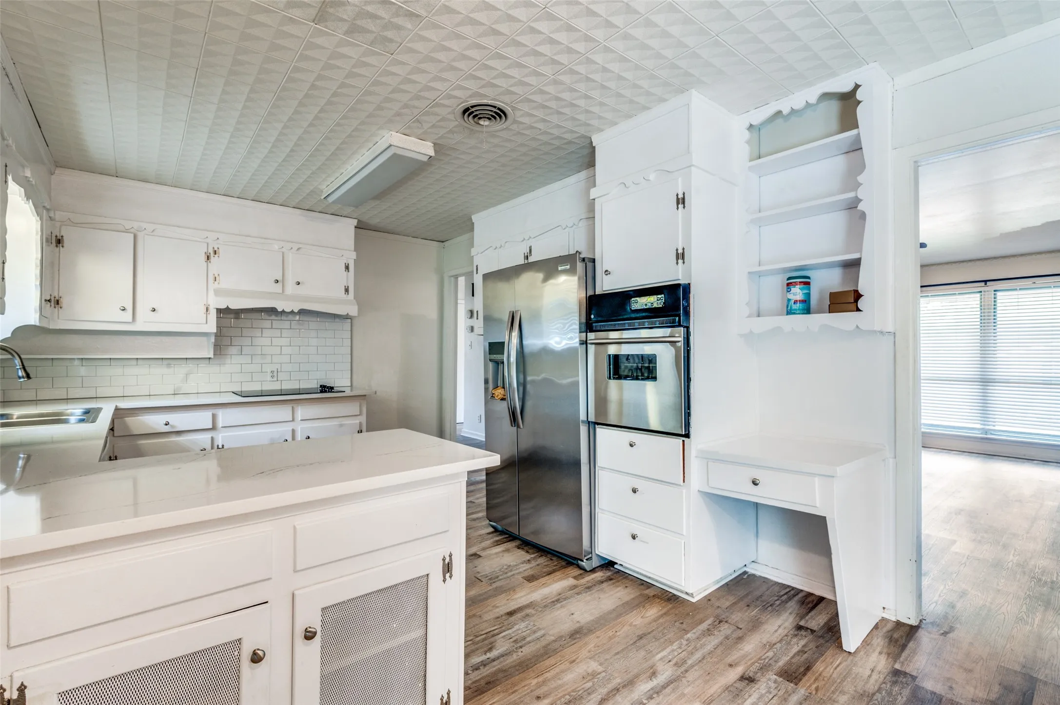 Single Family Residence For Rent in Tarrant County , 5613 Waltham Avenue, Fort Worth, Texas 76133, 3 Bedroom, 1 Bathroom, 2 Garage spaces, 1,472 Sqft, built in 1956, mls#21337213, Real Estate Agent in Fort Worth, Homes For Rent in Tarrant county, Homes For Rent in Fort Worth, Realtor in Fort Worth Texas, Real Estate Brokerage Independent Realty Texas, Luminita Cordes Realtor