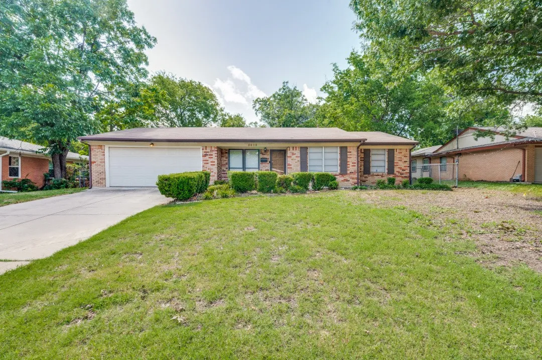 Single Family Residence For Rent in Tarrant County , 5613 Waltham Avenue, Fort Worth, Texas 76133, 3 Bedroom, 1 Bathroom, 2 Garage spaces, 1,472 Sqft, built in 1956, mls#21337213, Real Estate Agent in Fort Worth, Homes For Rent in Tarrant county, Homes For Rent in Fort Worth, Realtor in Fort Worth Texas, Real Estate Brokerage Independent Realty Texas, Luminita Cordes Realtor