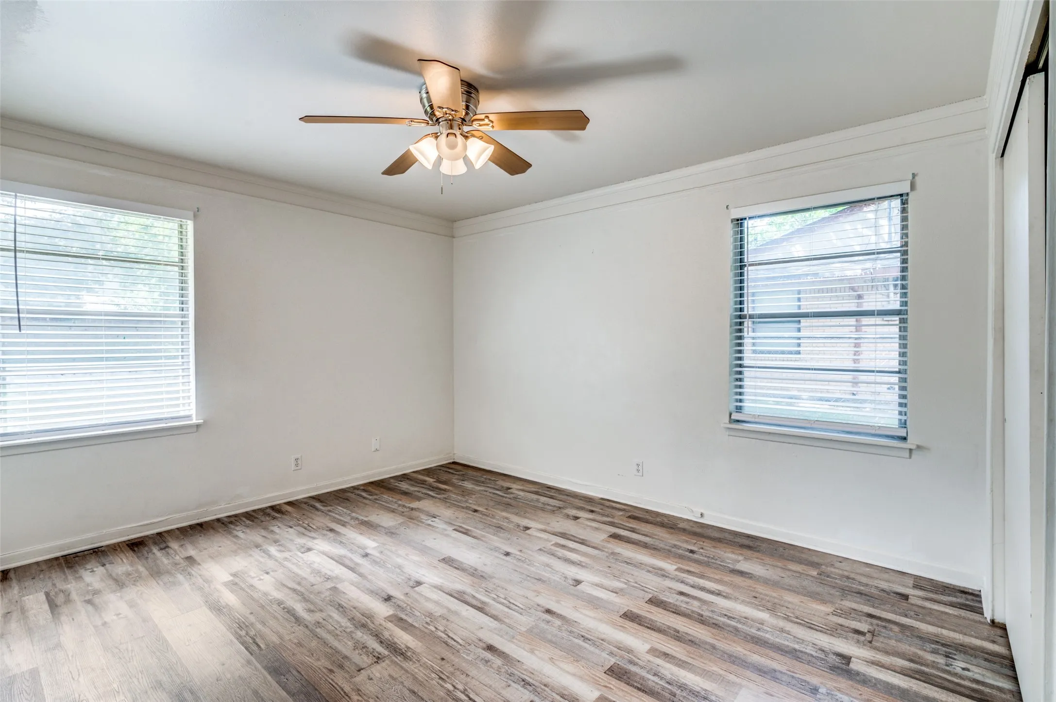 Single Family Residence For Rent in Tarrant County , 5613 Waltham Avenue, Fort Worth, Texas 76133, 3 Bedroom, 1 Bathroom, 2 Garage spaces, 1,472 Sqft, built in 1956, mls#21337213, Real Estate Agent in Fort Worth, Homes For Rent in Tarrant county, Homes For Rent in Fort Worth, Realtor in Fort Worth Texas, Real Estate Brokerage Independent Realty Texas, Luminita Cordes Realtor