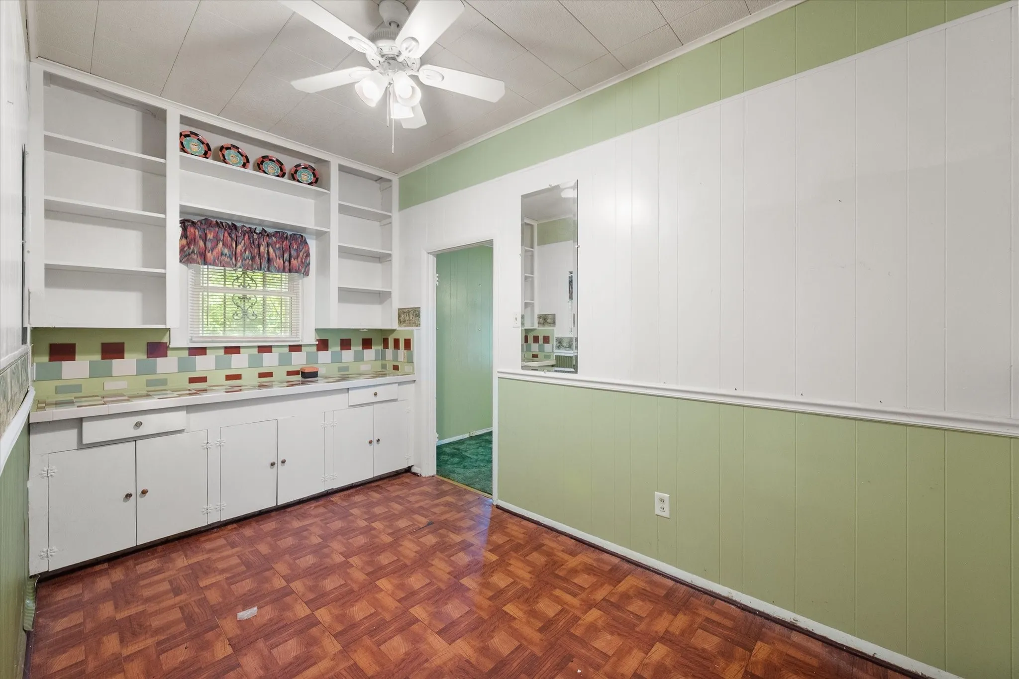 Single Family Residence For Sale in Navarro County , 1021 Martin Luther King Jr Boulevard, Corsicana, Texas 75110, 2 Bedroom, 2 Bathroom, 1 Garage spaces, 1,575 Sqft, built in 1930, mls#21334570, Real Estate Agent in Corsicana, Homes For Sale in Navarro county, Homes For Sale in Corsicana, Realtor in Corsicana Texas, Real Estate Brokerage Independent Realty Texas, Luminita Cordes Realtor