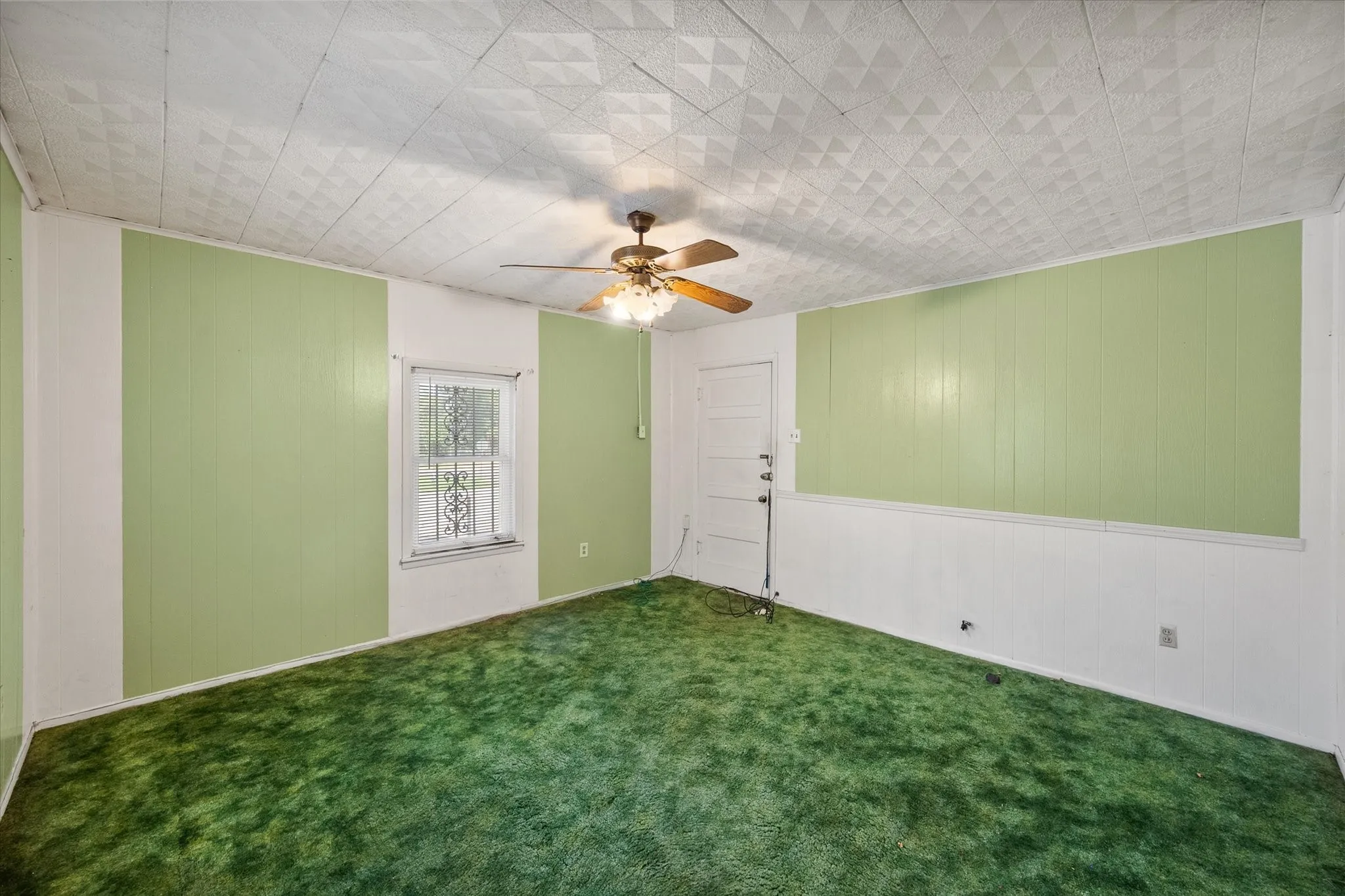 Single Family Residence For Sale in Navarro County , 1021 Martin Luther King Jr Boulevard, Corsicana, Texas 75110, 2 Bedroom, 2 Bathroom, 1 Garage spaces, 1,575 Sqft, built in 1930, mls#21334570, Real Estate Agent in Corsicana, Homes For Sale in Navarro county, Homes For Sale in Corsicana, Realtor in Corsicana Texas, Real Estate Brokerage Independent Realty Texas, Luminita Cordes Realtor