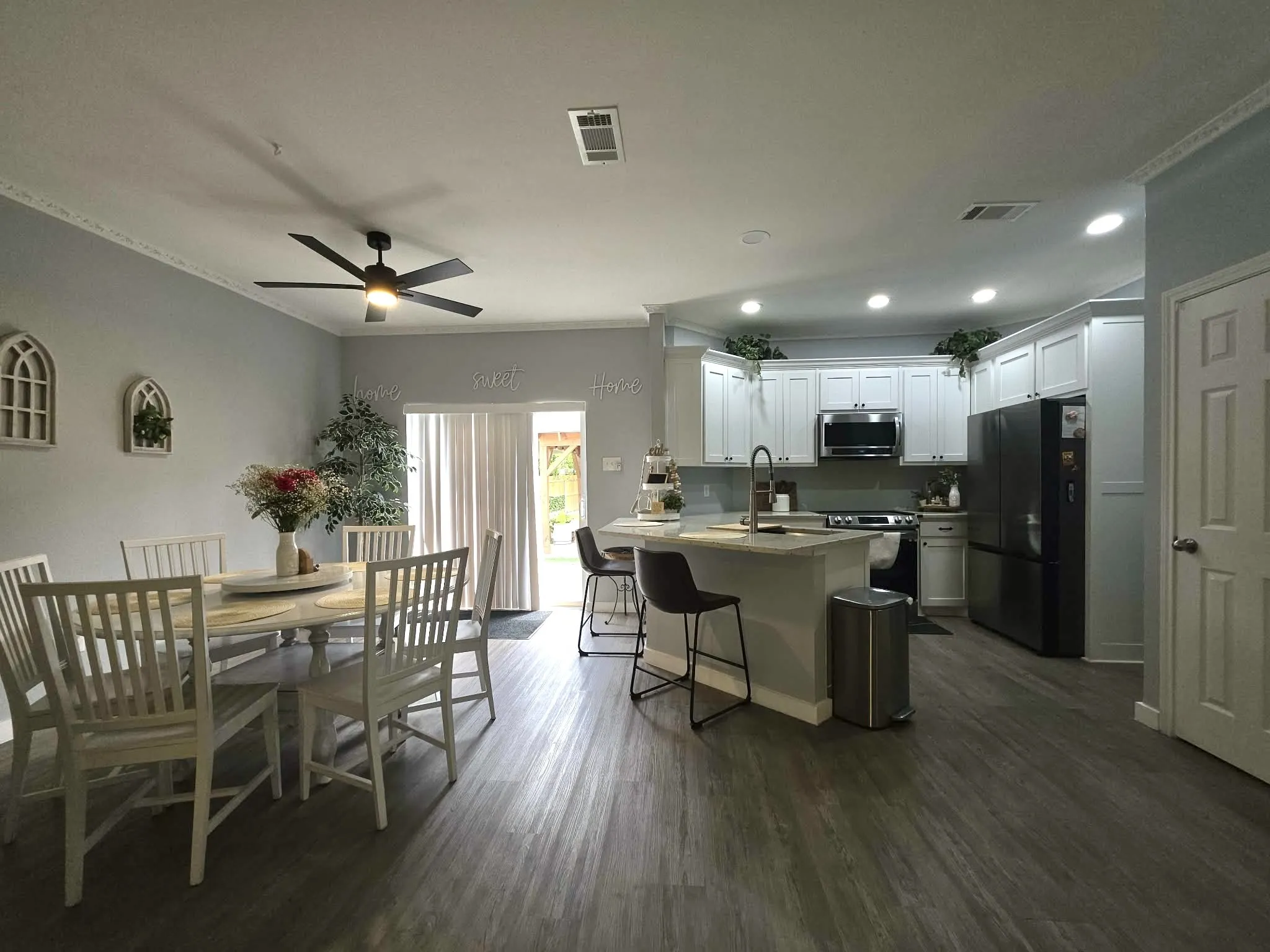 Single Family Residence For Sale in Henderson County , 106 Callie Lane, Gun Barrel City, Texas 75156, 2 Bedroom, 2 Bathroom, Garage spaces, 1,270 Sqft, built in 2008, mls#21335944, Real Estate Agent in Gun Barrel City, Homes For Sale in Henderson county, Homes For Sale in Gun Barrel City, Realtor in Gun Barrel City Texas, Real Estate Brokerage Independent Realty Texas, Luminita Cordes Realtor