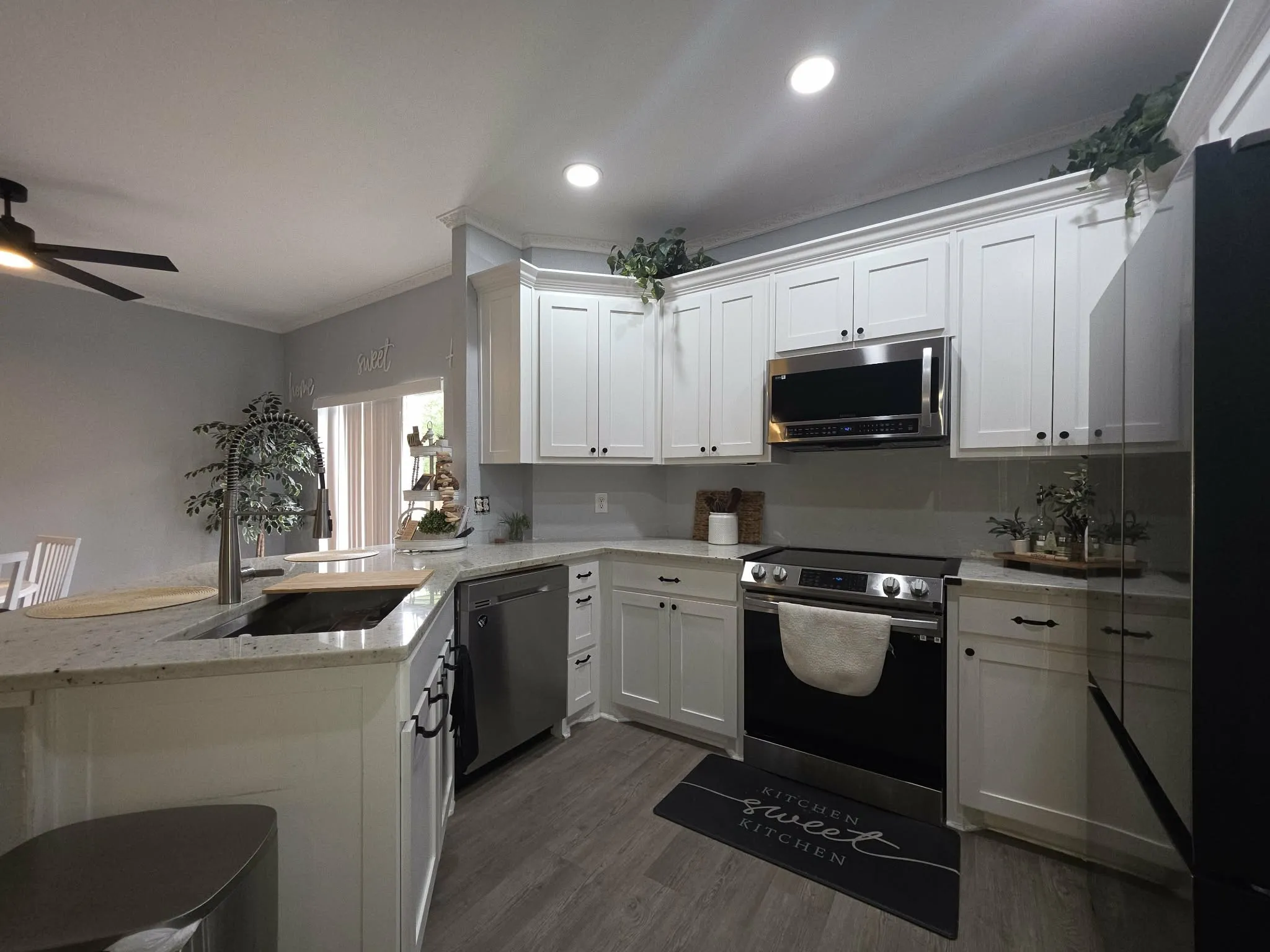 Single Family Residence For Sale in Henderson County , 106 Callie Lane, Gun Barrel City, Texas 75156, 2 Bedroom, 2 Bathroom, Garage spaces, 1,270 Sqft, built in 2008, mls#21335944, Real Estate Agent in Gun Barrel City, Homes For Sale in Henderson county, Homes For Sale in Gun Barrel City, Realtor in Gun Barrel City Texas, Real Estate Brokerage Independent Realty Texas, Luminita Cordes Realtor