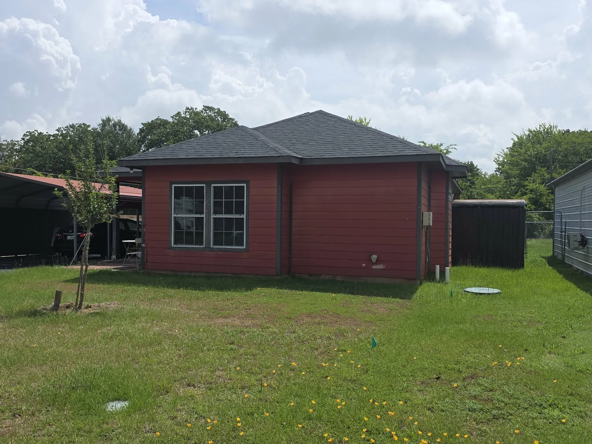 Single Family Residence For Sale in Henderson County , 106 Callie Lane, Gun Barrel City, Texas 75156, 2 Bedroom, 2 Bathroom, Garage spaces, 1,270 Sqft, built in 2008, mls#21335944, Real Estate Agent in Gun Barrel City, Homes For Sale in Henderson county, Homes For Sale in Gun Barrel City, Realtor in Gun Barrel City Texas, Real Estate Brokerage Independent Realty Texas, Luminita Cordes Realtor