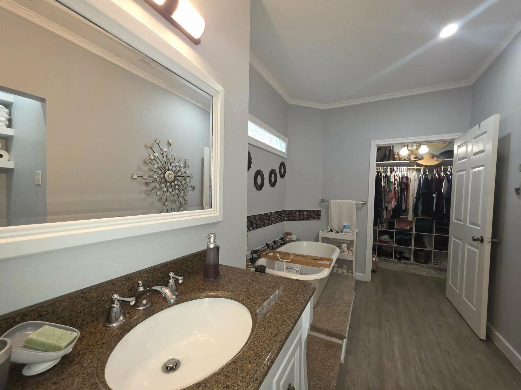 Single Family Residence For Sale in Henderson County , 106 Callie Lane, Gun Barrel City, Texas 75156, 2 Bedroom, 2 Bathroom, Garage spaces, 1,270 Sqft, built in 2008, mls#21335944, Real Estate Agent in Gun Barrel City, Homes For Sale in Henderson county, Homes For Sale in Gun Barrel City, Realtor in Gun Barrel City Texas, Real Estate Brokerage Independent Realty Texas, Luminita Cordes Realtor