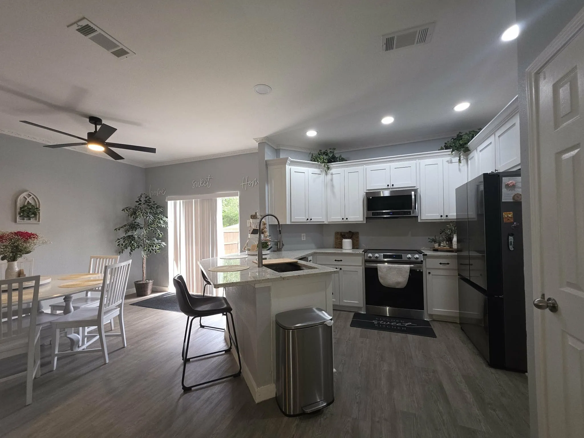 Single Family Residence For Sale in Henderson County , 106 Callie Lane, Gun Barrel City, Texas 75156, 2 Bedroom, 2 Bathroom, Garage spaces, 1,270 Sqft, built in 2008, mls#21335944, Real Estate Agent in Gun Barrel City, Homes For Sale in Henderson county, Homes For Sale in Gun Barrel City, Realtor in Gun Barrel City Texas, Real Estate Brokerage Independent Realty Texas, Luminita Cordes Realtor