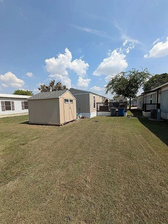 Mobile Home For Sale in Denton County , 175 Preston On The Lake, Little Elm, Texas 75068, 2 Bedroom, 1 Bathroom, Garage spaces, 728 Sqft, built in 1984, mls#21336732, Real Estate Agent in Little Elm, Homes For Sale in Denton county, Homes For Sale in Little Elm, Realtor in Little Elm Texas, Real Estate Brokerage Independent Realty Texas, Luminita Cordes Realtor