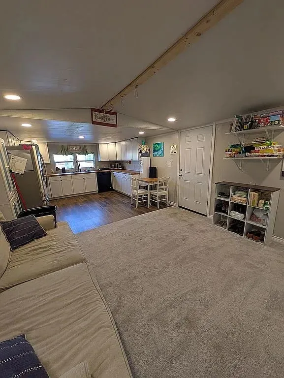 Mobile Home For Sale in Denton County , 175 Preston On The Lake, Little Elm, Texas 75068, 2 Bedroom, 1 Bathroom, Garage spaces, 728 Sqft, built in 1984, mls#21336732, Real Estate Agent in Little Elm, Homes For Sale in Denton county, Homes For Sale in Little Elm, Realtor in Little Elm Texas, Real Estate Brokerage Independent Realty Texas, Luminita Cordes Realtor