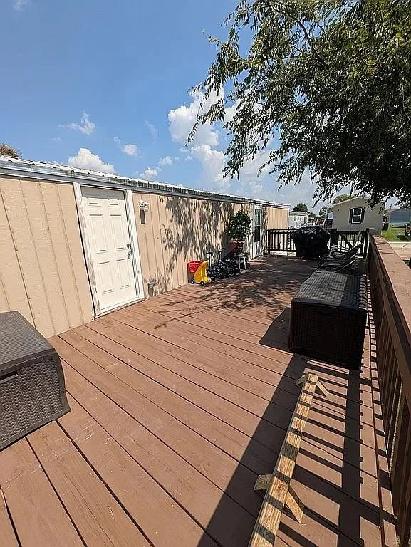 Mobile Home For Sale in Denton County , 175 Preston On The Lake, Little Elm, Texas 75068, 2 Bedroom, 1 Bathroom, Garage spaces, 728 Sqft, built in 1984, mls#21336732, Real Estate Agent in Little Elm, Homes For Sale in Denton county, Homes For Sale in Little Elm, Realtor in Little Elm Texas, Real Estate Brokerage Independent Realty Texas, Luminita Cordes Realtor