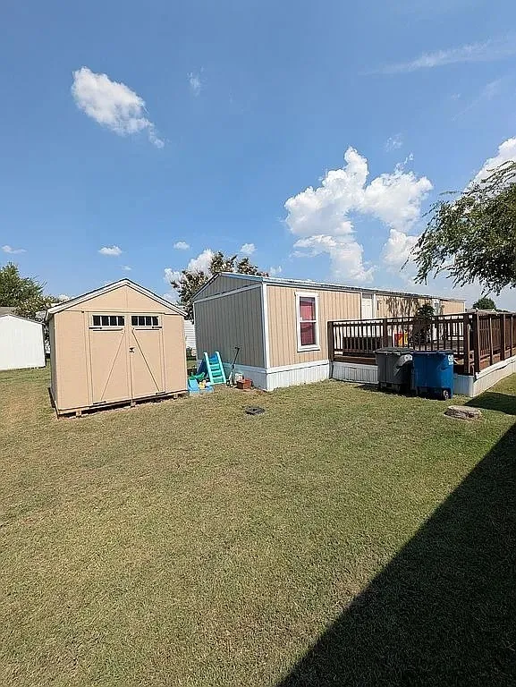 Mobile Home For Sale in Denton County , 175 Preston On The Lake, Little Elm, Texas 75068, 2 Bedroom, 1 Bathroom, Garage spaces, 728 Sqft, built in 1984, mls#21336732, Real Estate Agent in Little Elm, Homes For Sale in Denton county, Homes For Sale in Little Elm, Realtor in Little Elm Texas, Real Estate Brokerage Independent Realty Texas, Luminita Cordes Realtor
