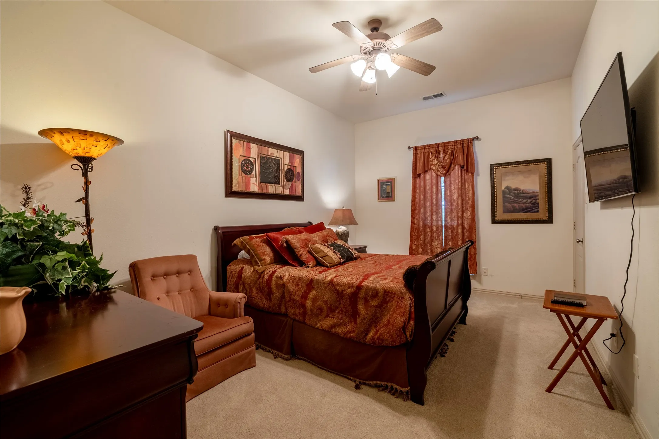 Single Family Residence For Sale in Kaufman County , 2722 W Alamosa Drive, Terrell, Texas 75160, 5 Bedrooms, 4 Bathrooms, 3 Garage spaces, 3,782 Sqft, built in 2007, Price $679,990, mls#21336927, Real Estate Agent in Terrell, Homes For Sale in Kaufman county, Homes For Sale in Terrell, Realtor in Terrell Texas, Real Estate Brokerage Independent Realty Texas, Luminita Cordes Realtor